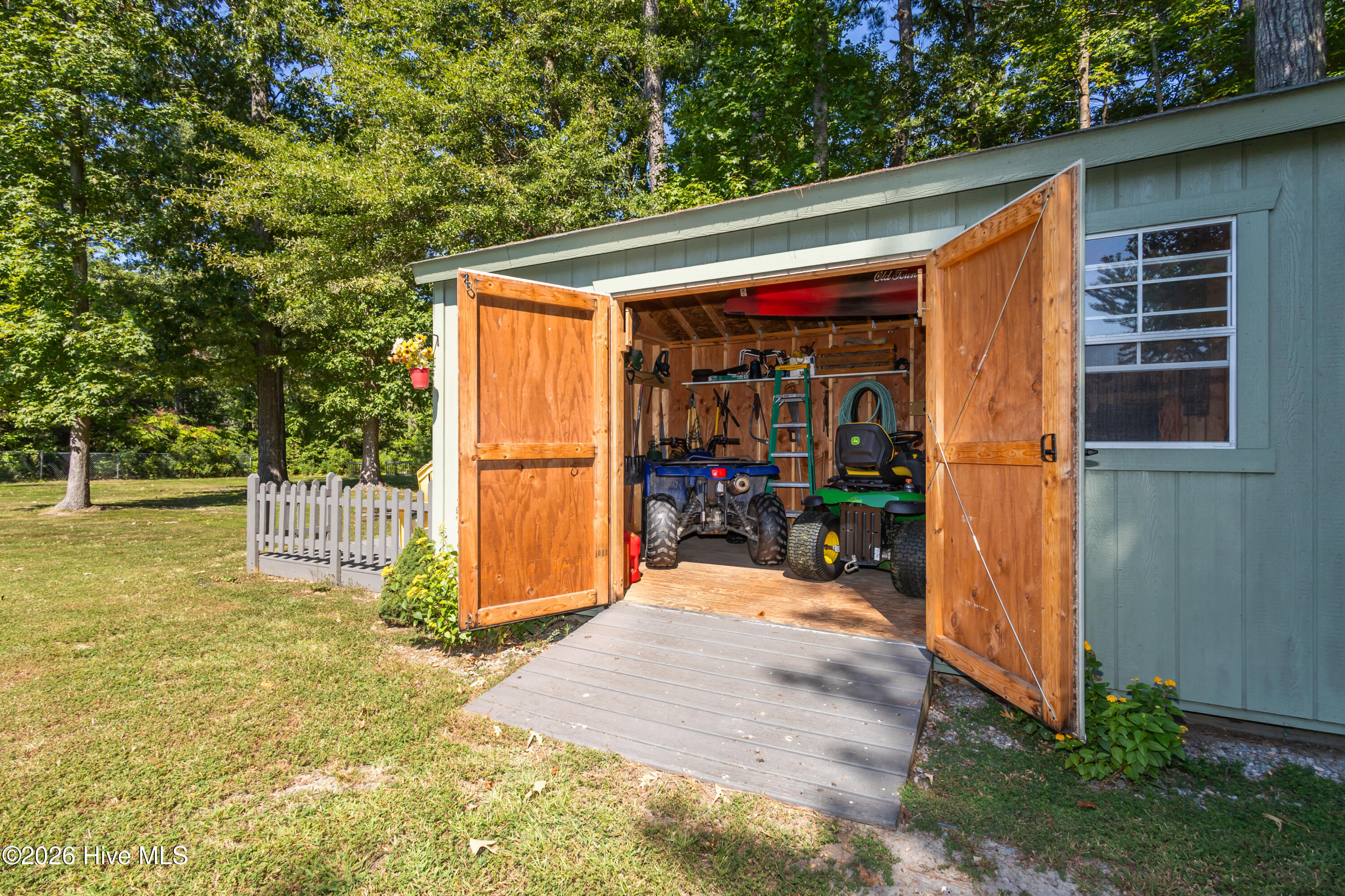main property photo 36