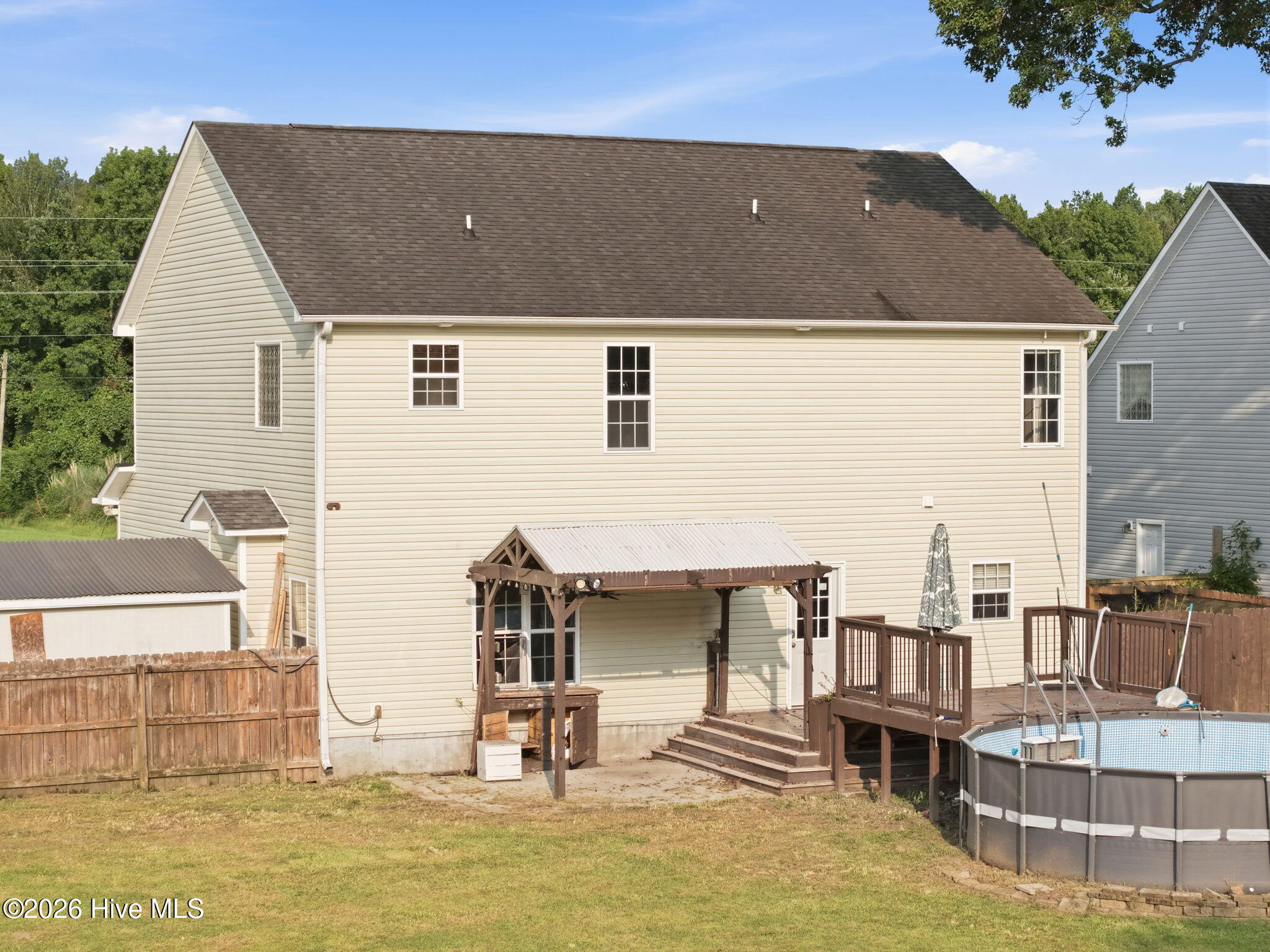 main property photo 40