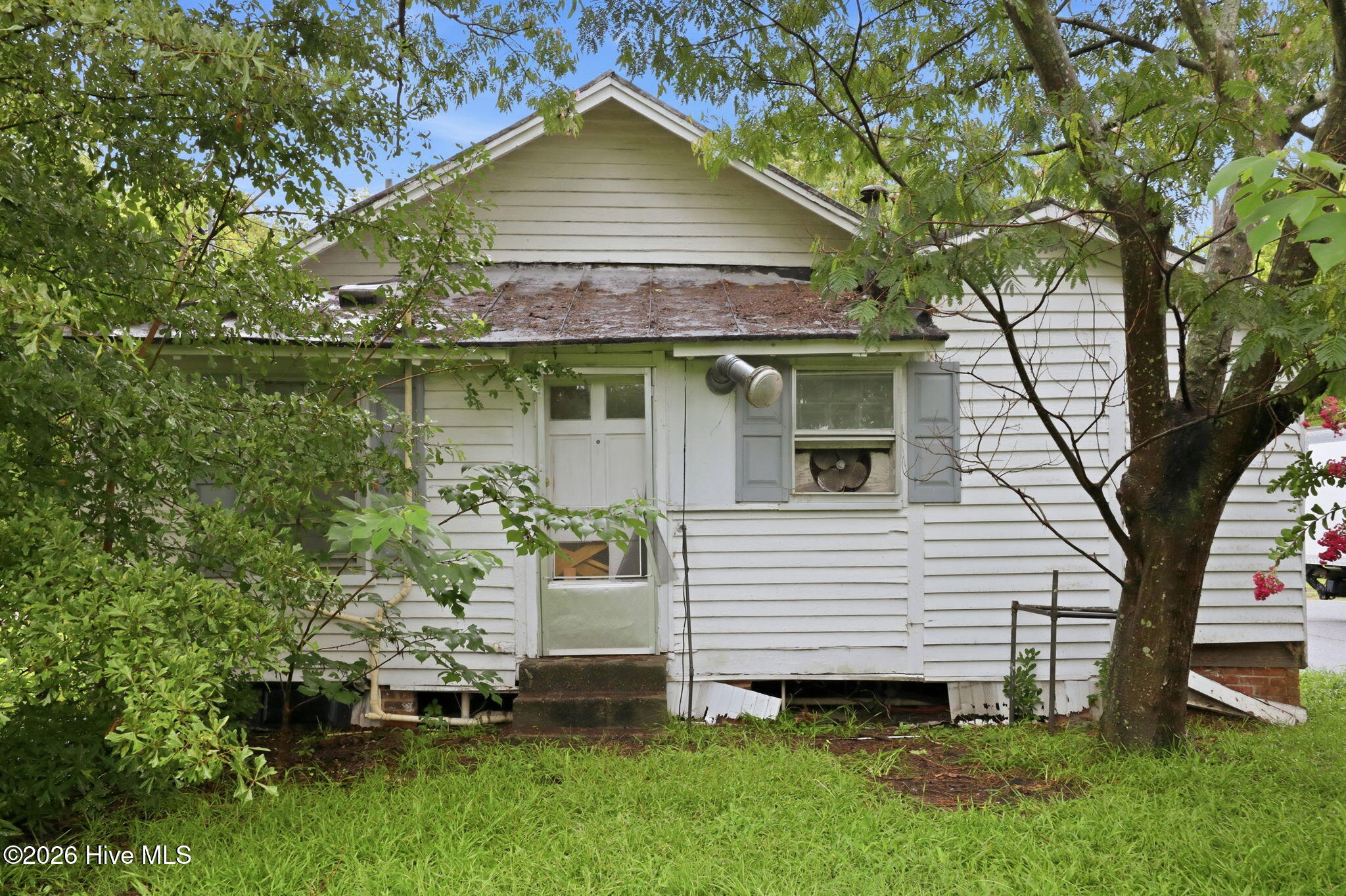 main property photo 16
