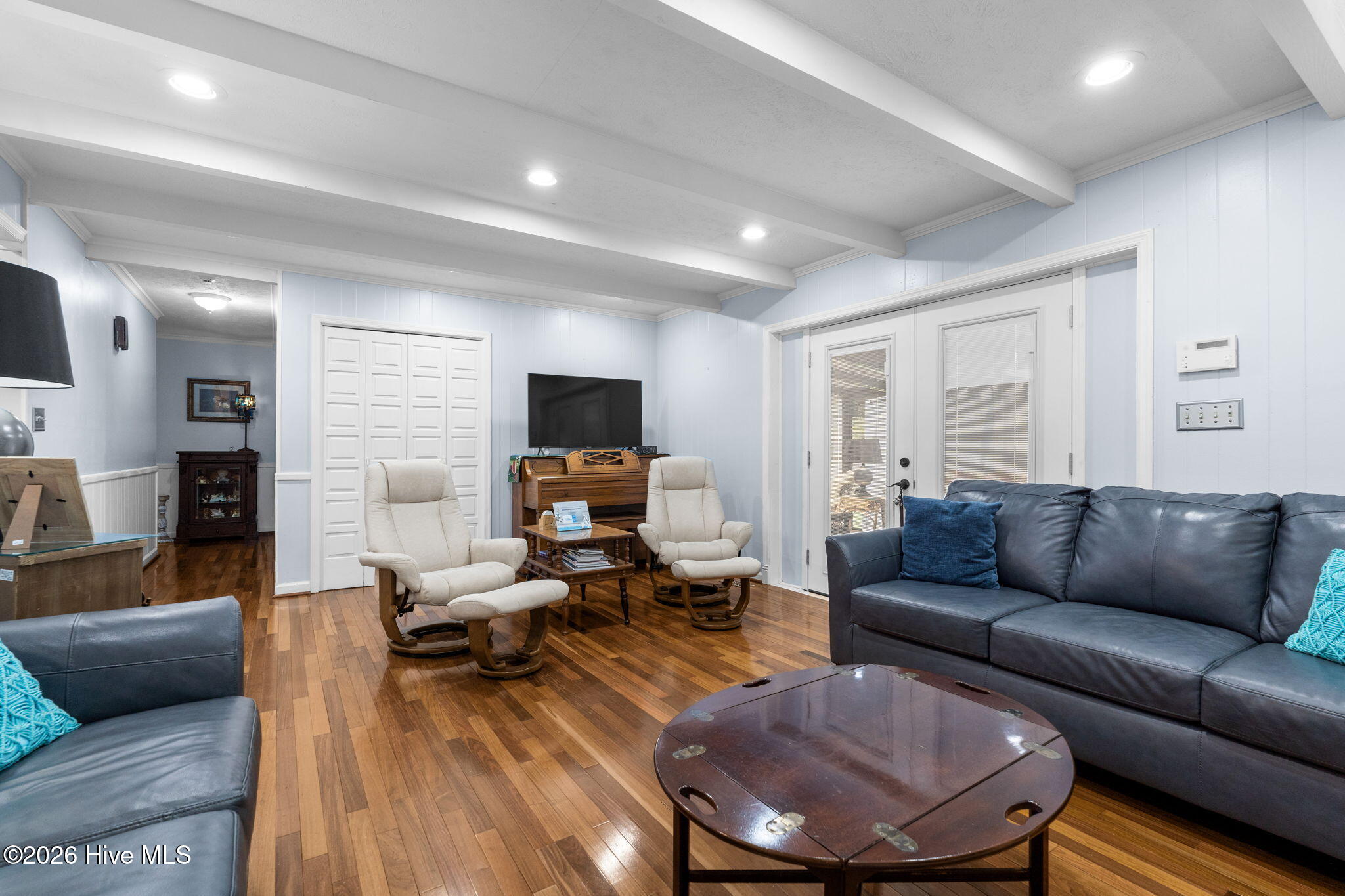 main property photo 20