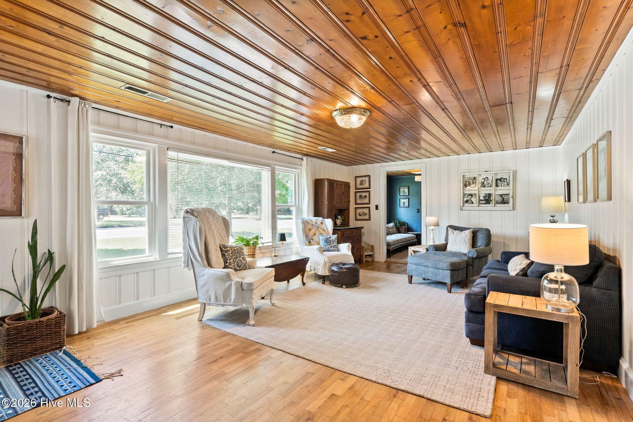 property viewer photo 7