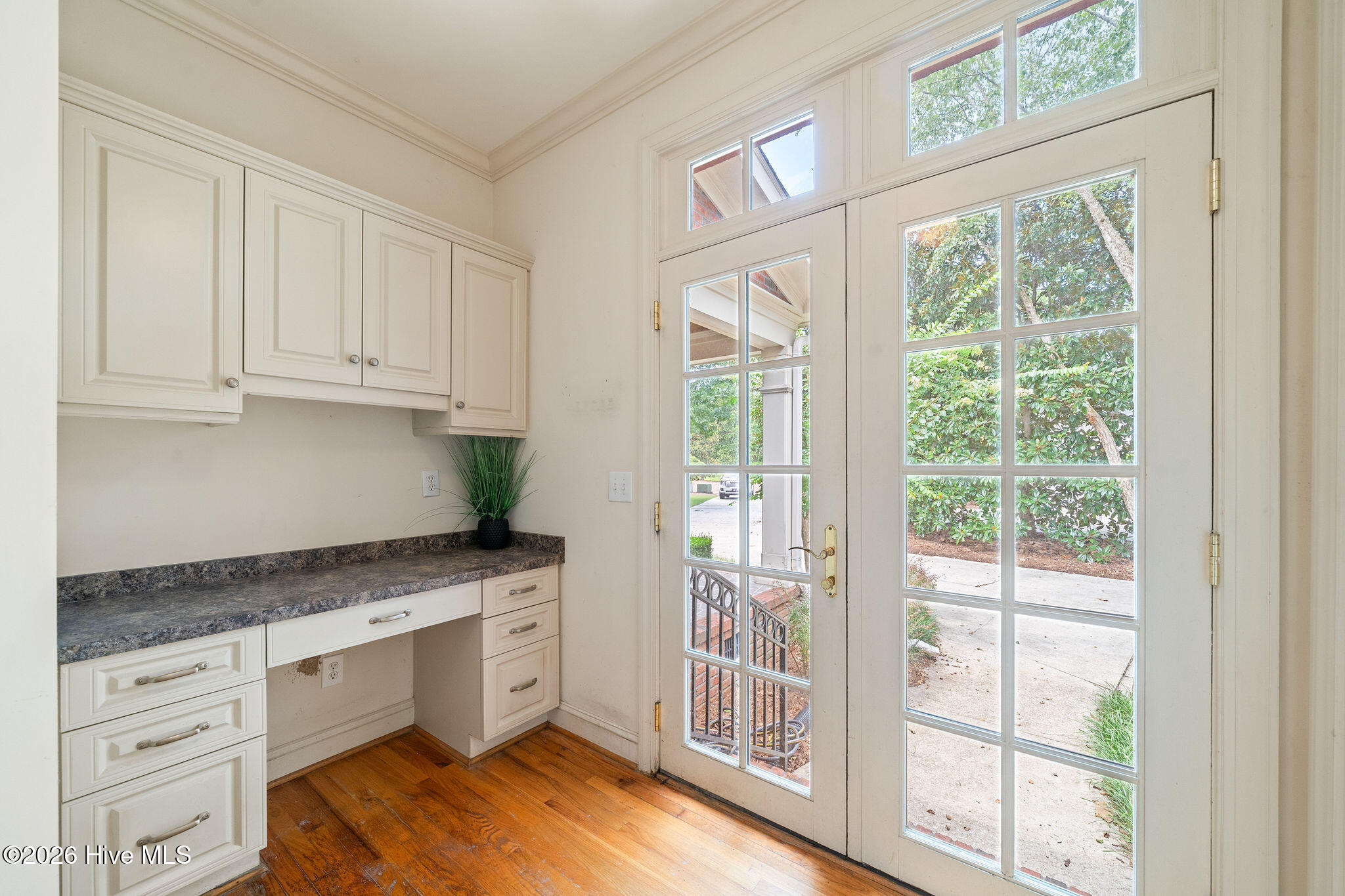 main property photo 9