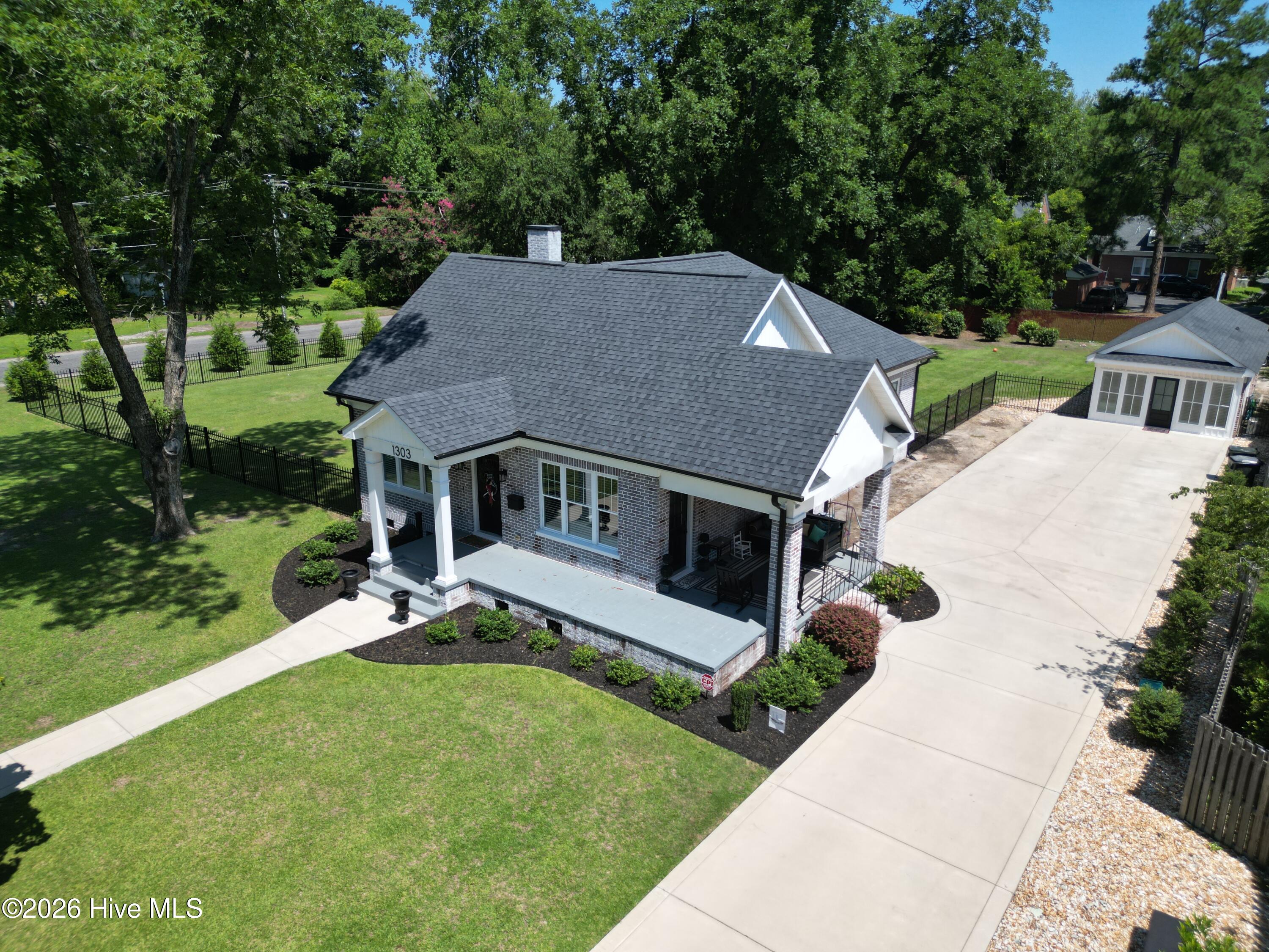 main property photo 2