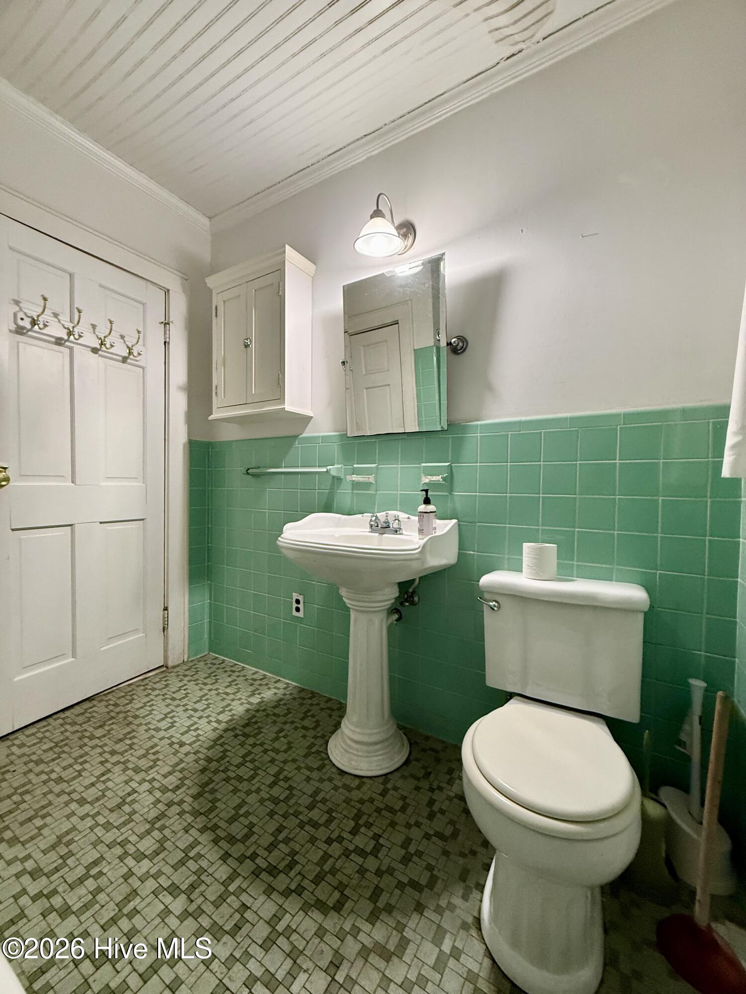 main property photo 34