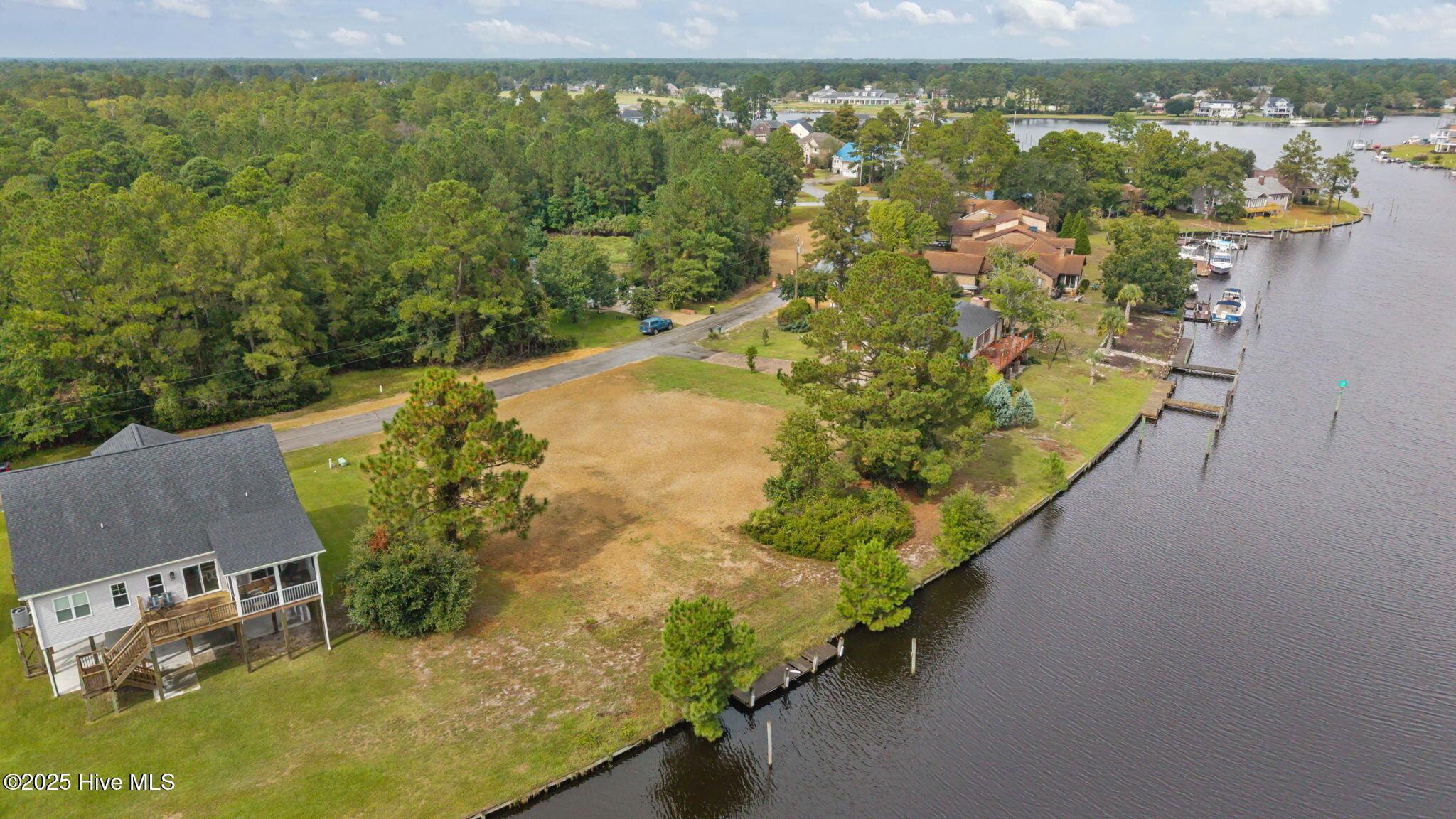 main property photo 6