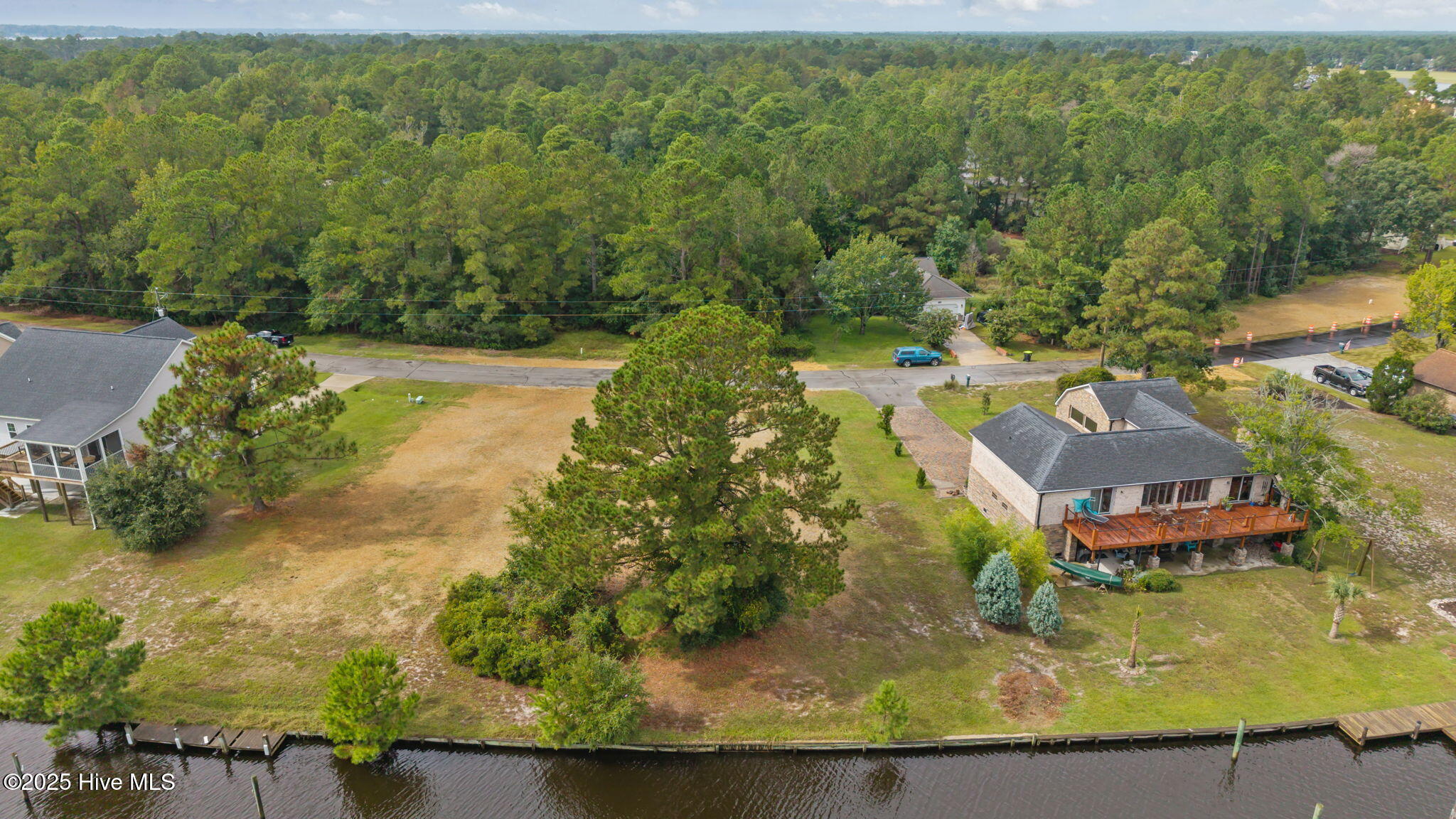 main property photo 8