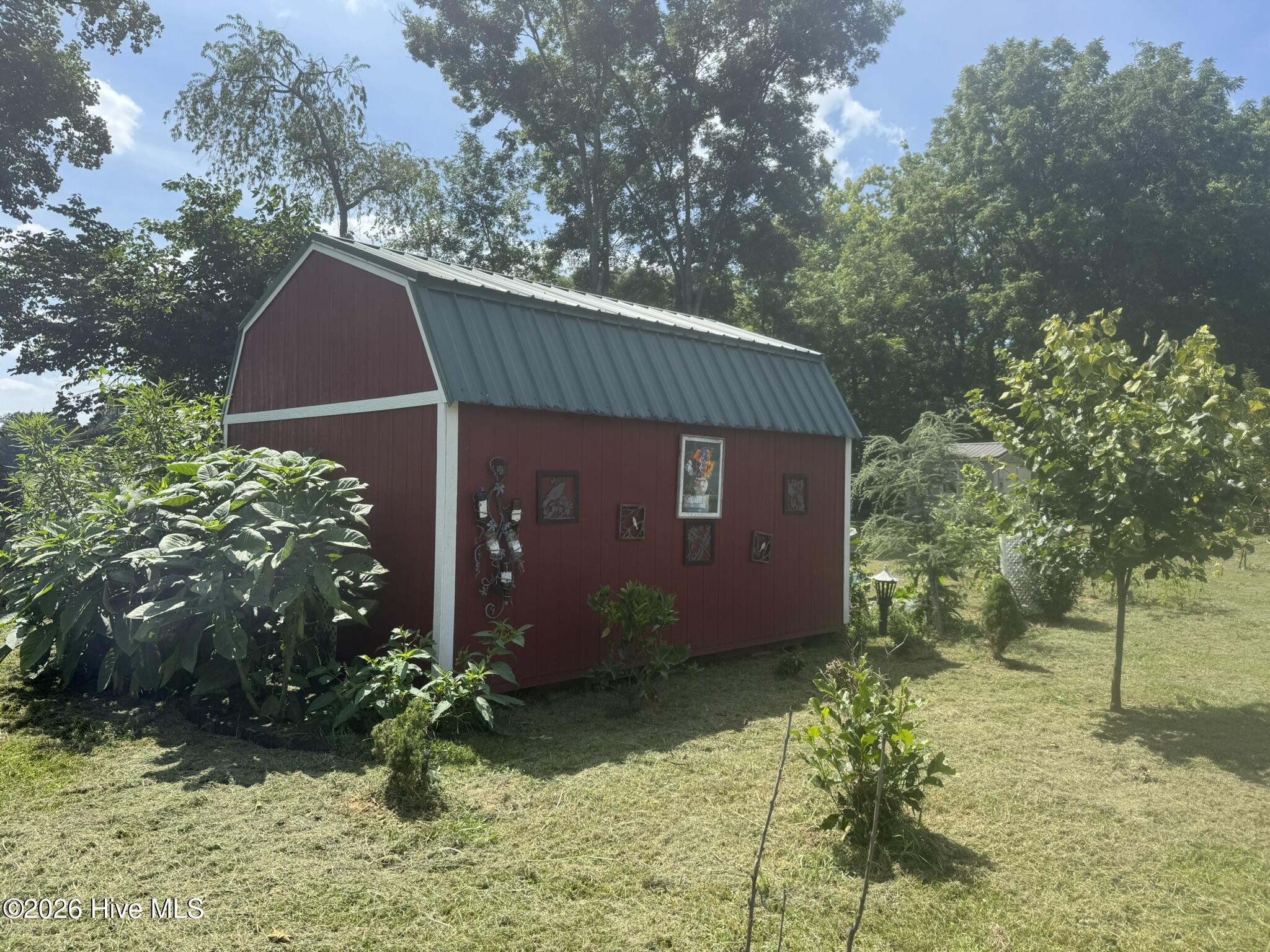 main property photo 11