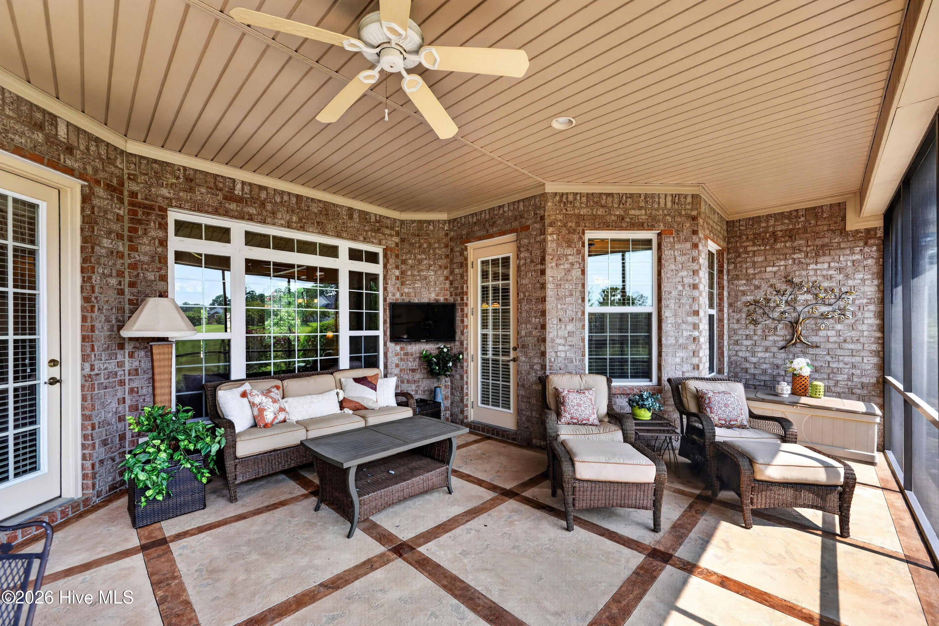 main property photo 45