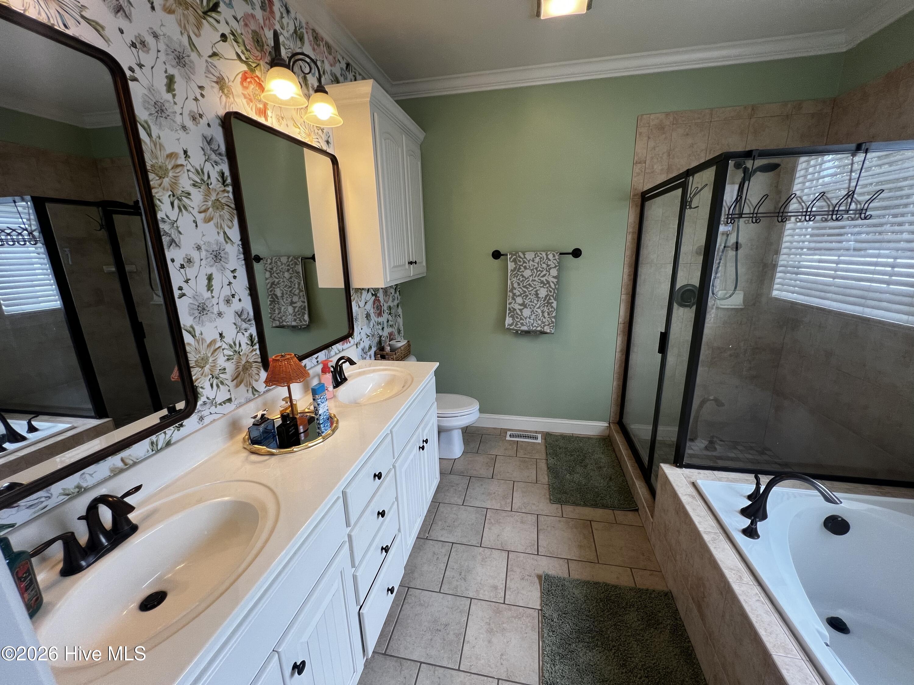 main property photo 11