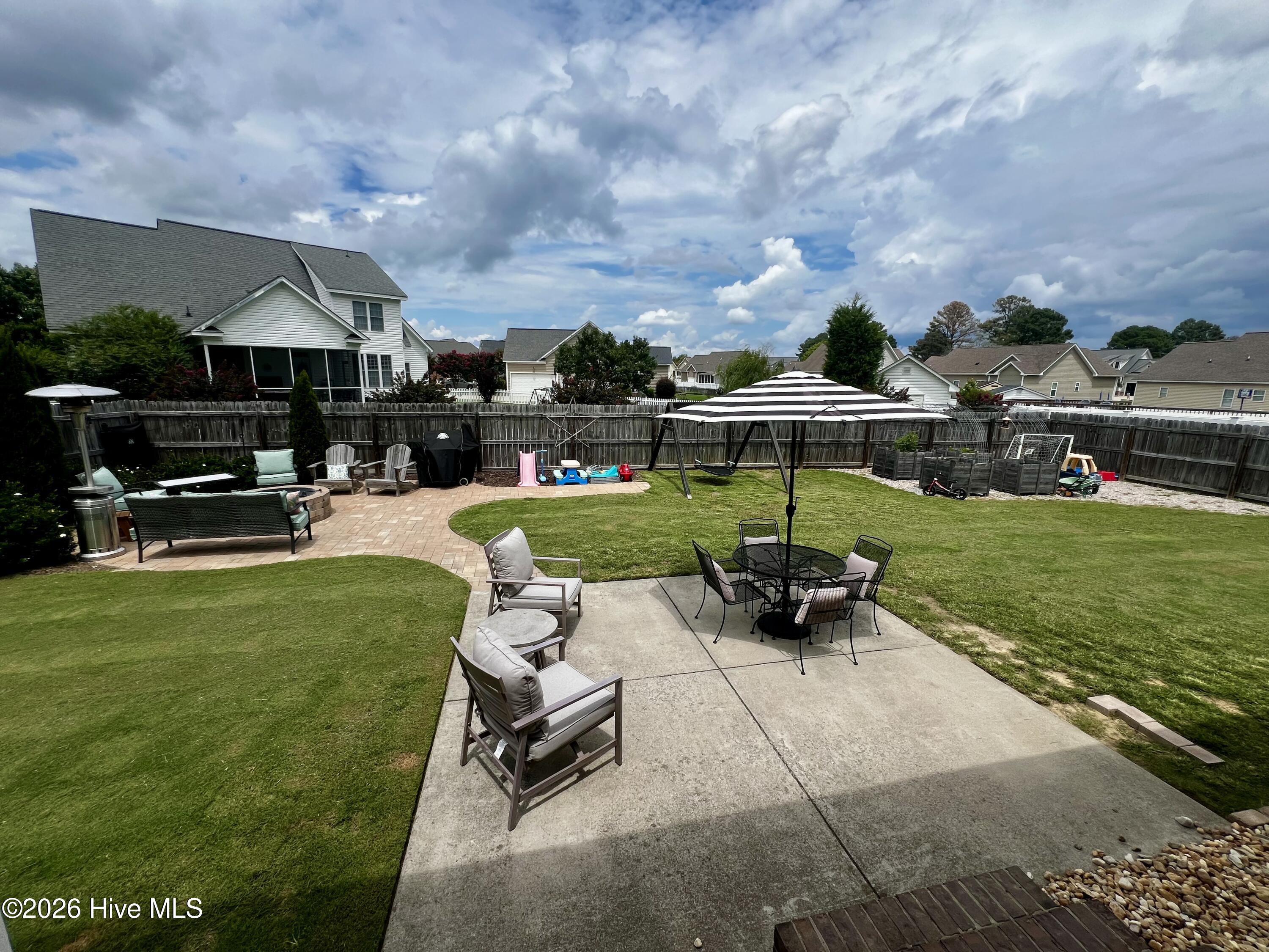 main property photo 17