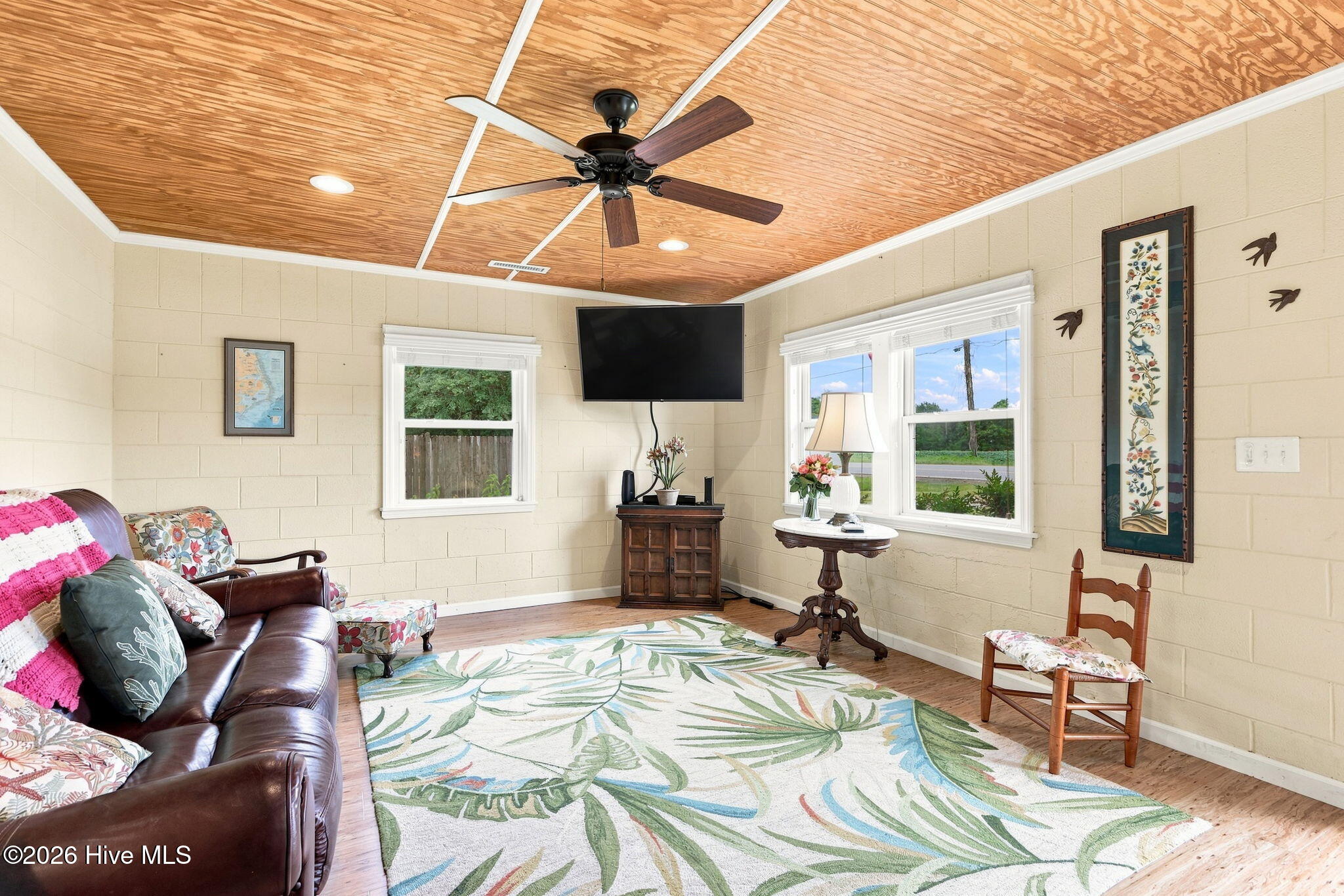 main property photo 4