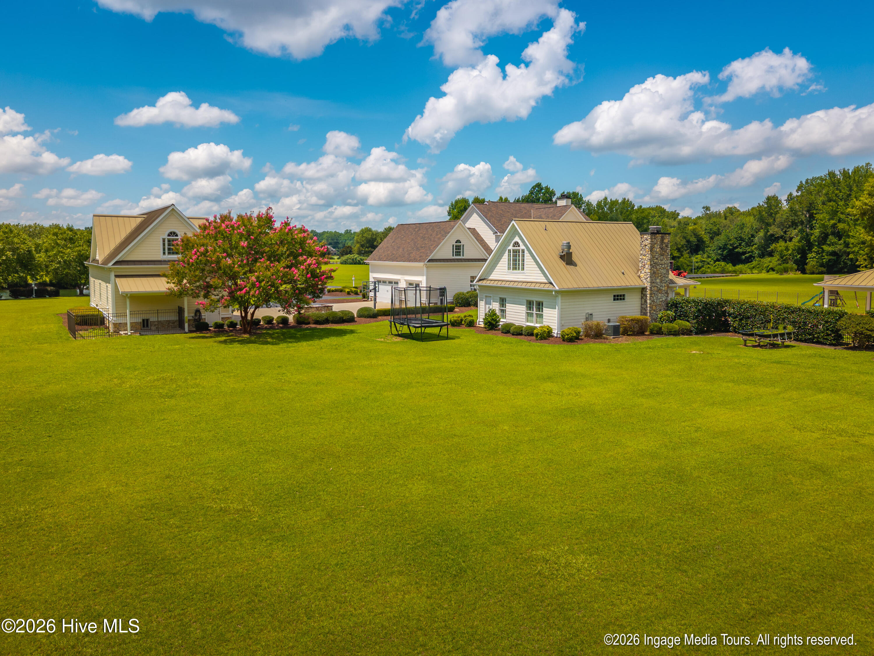 main property photo 67