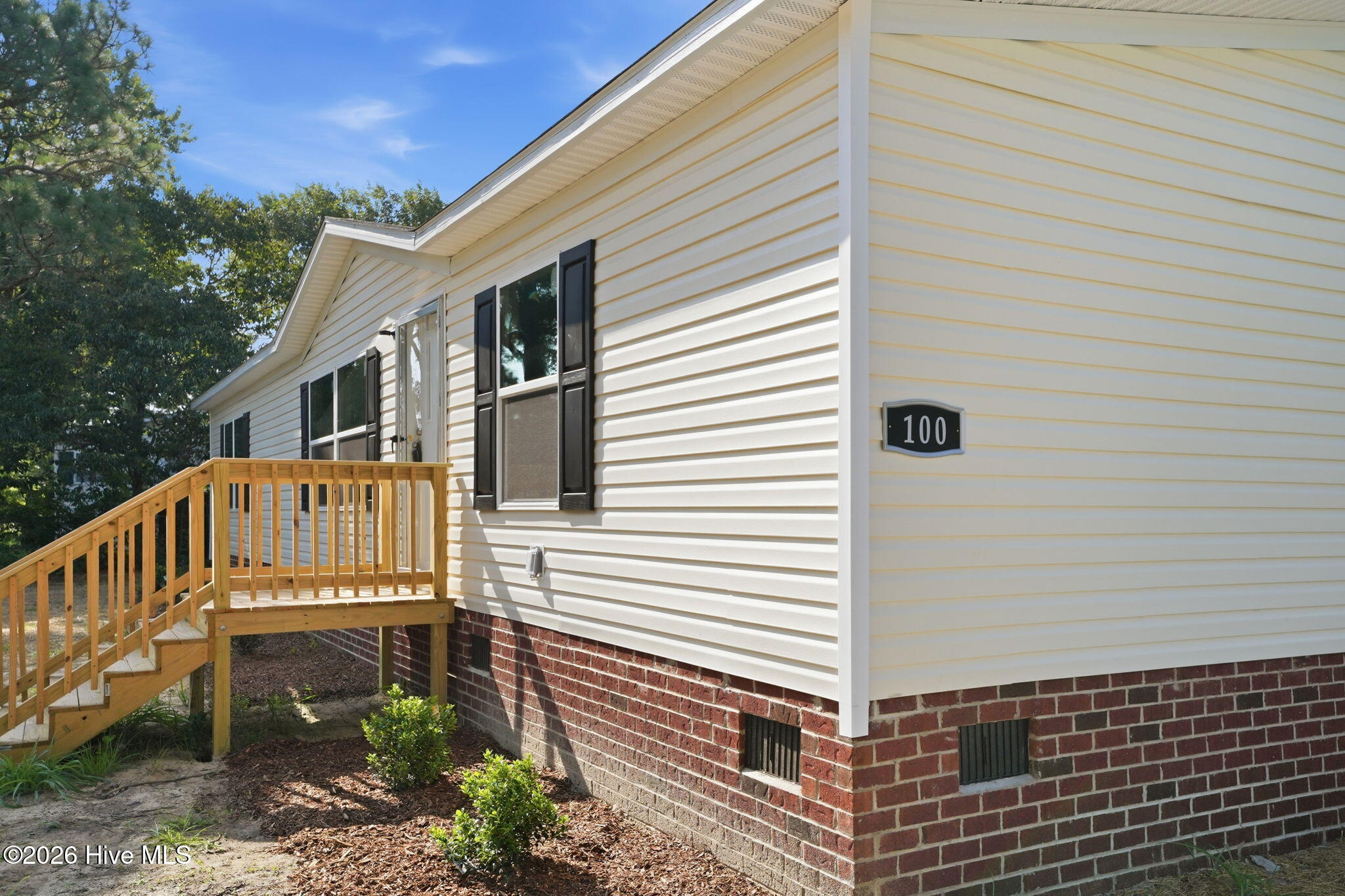main property photo 30