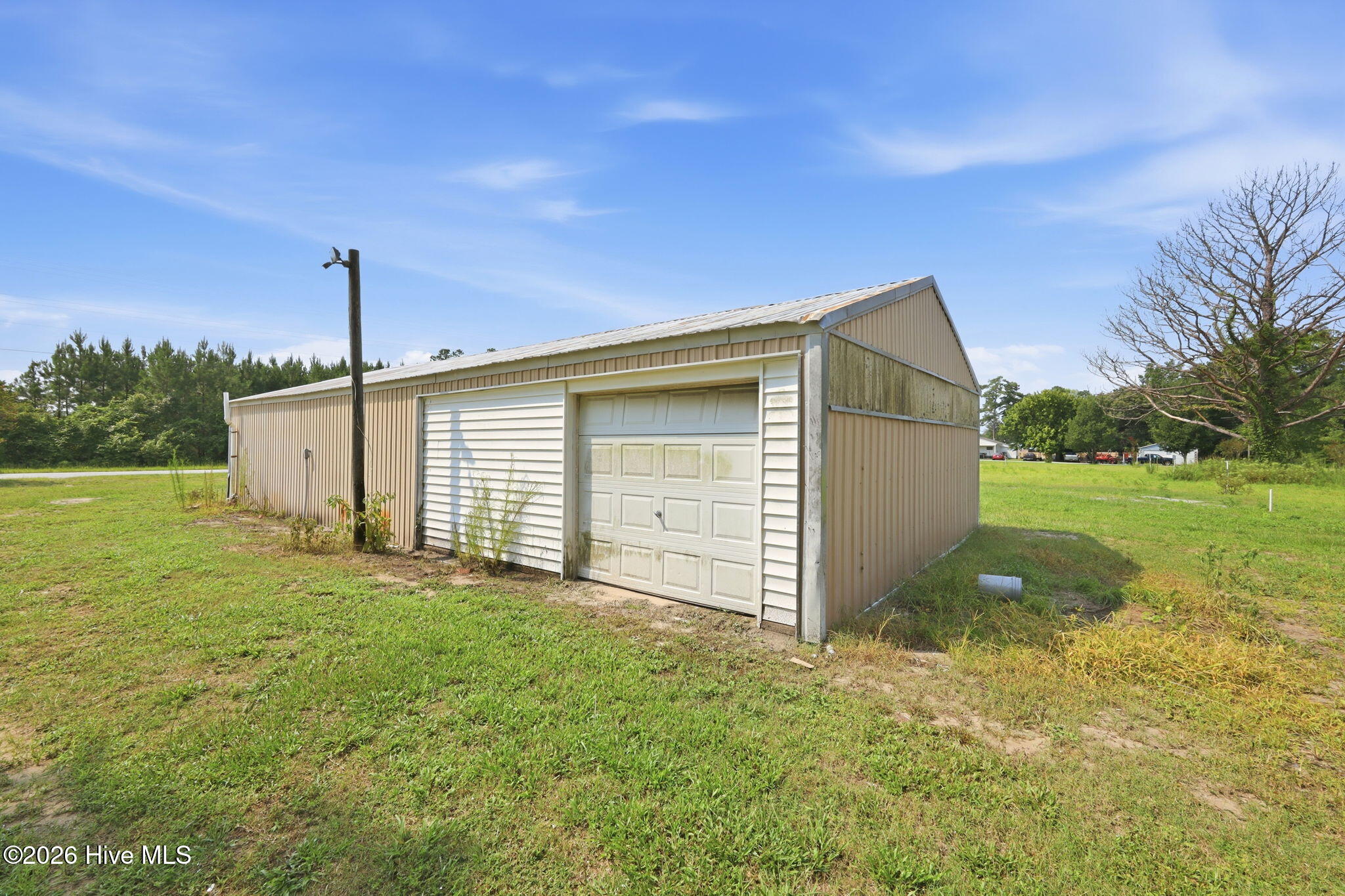 main property photo 40