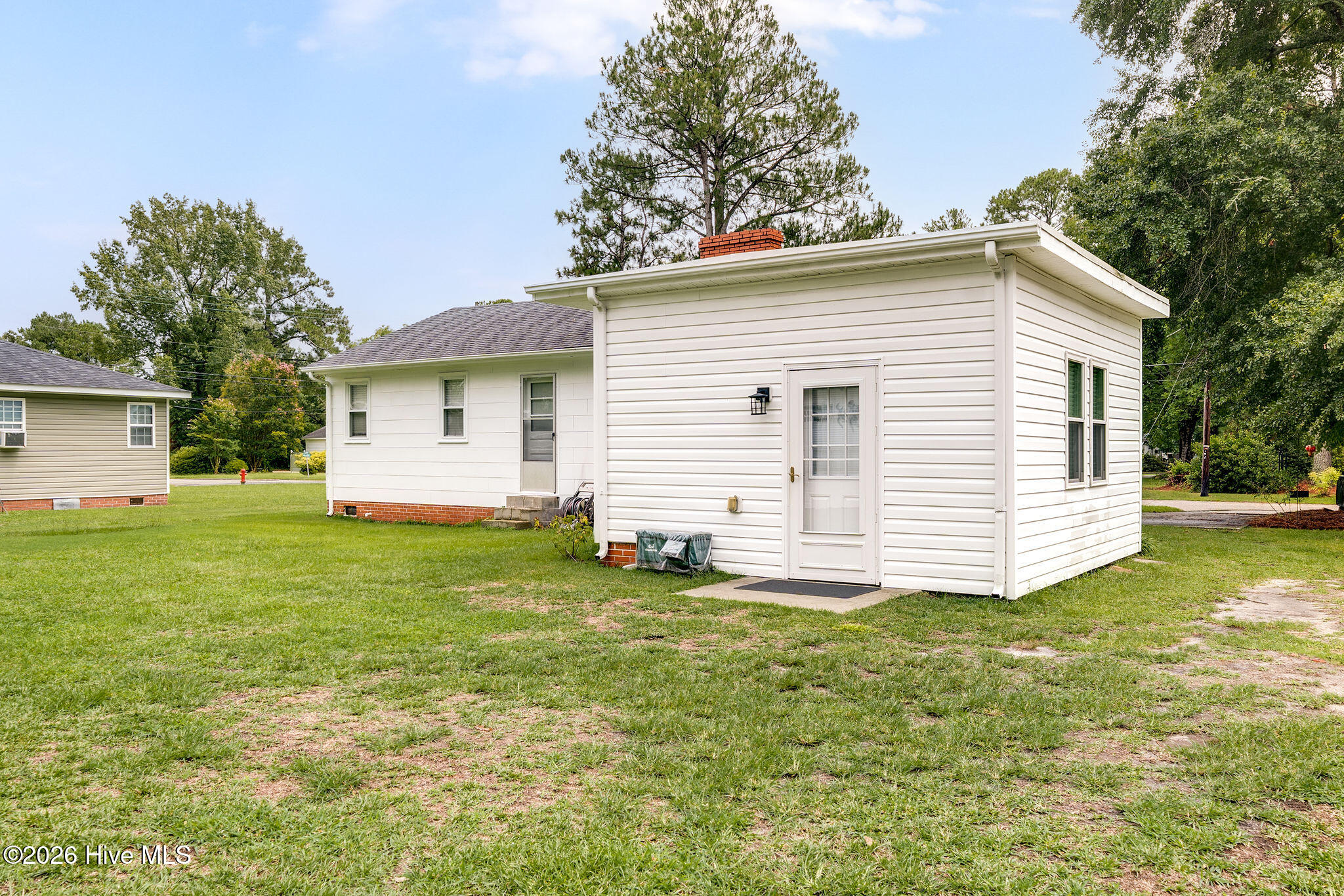 main property photo 27