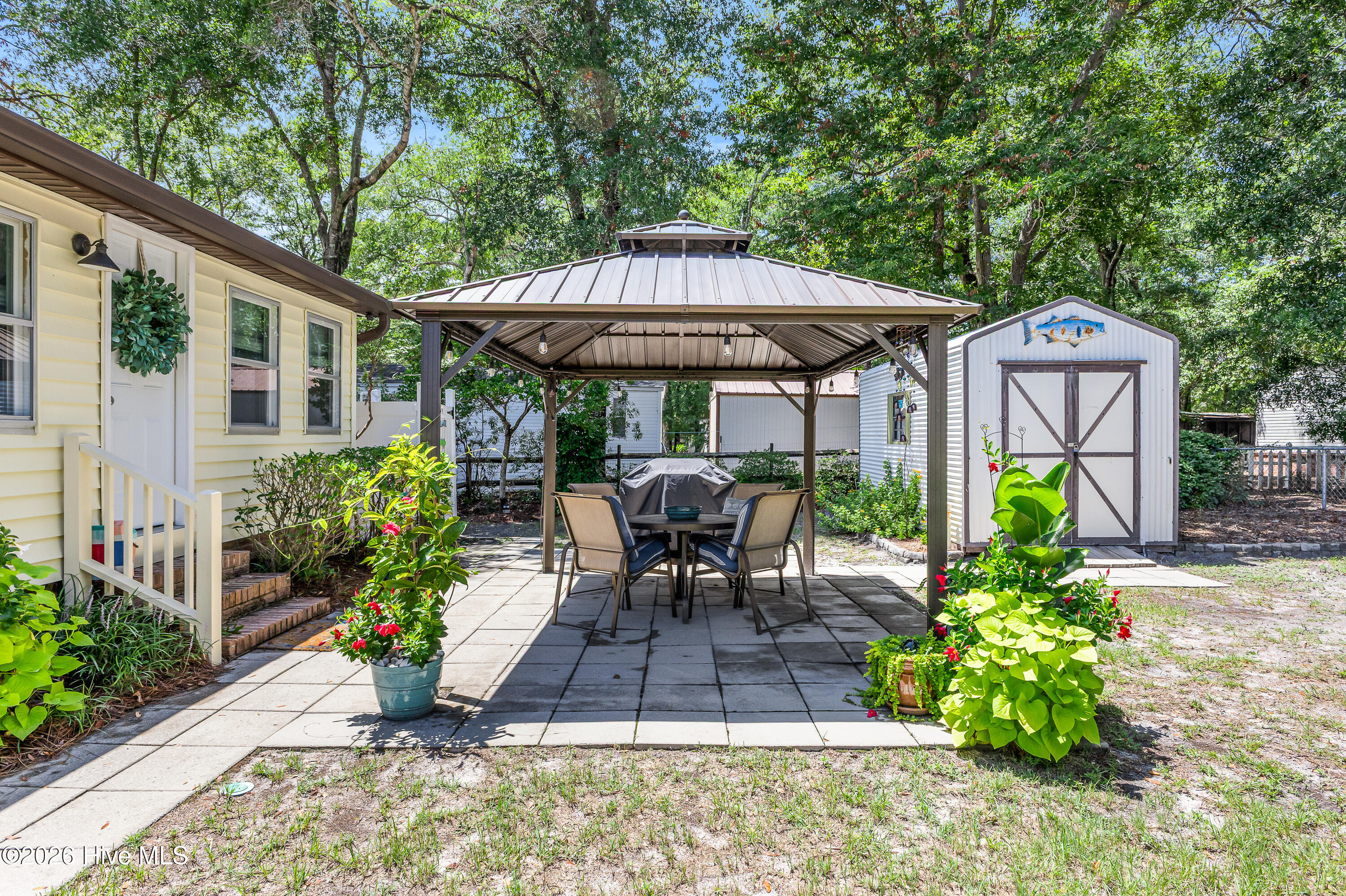 main property photo 34