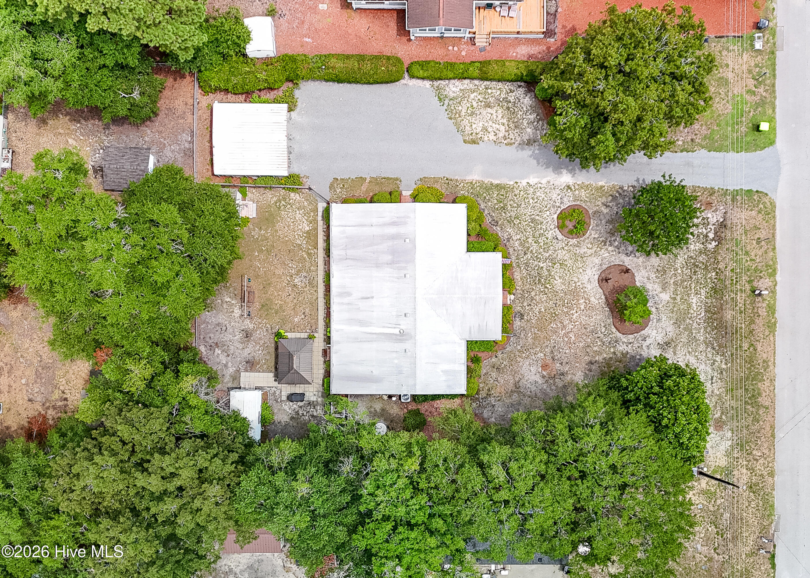 main property photo 40