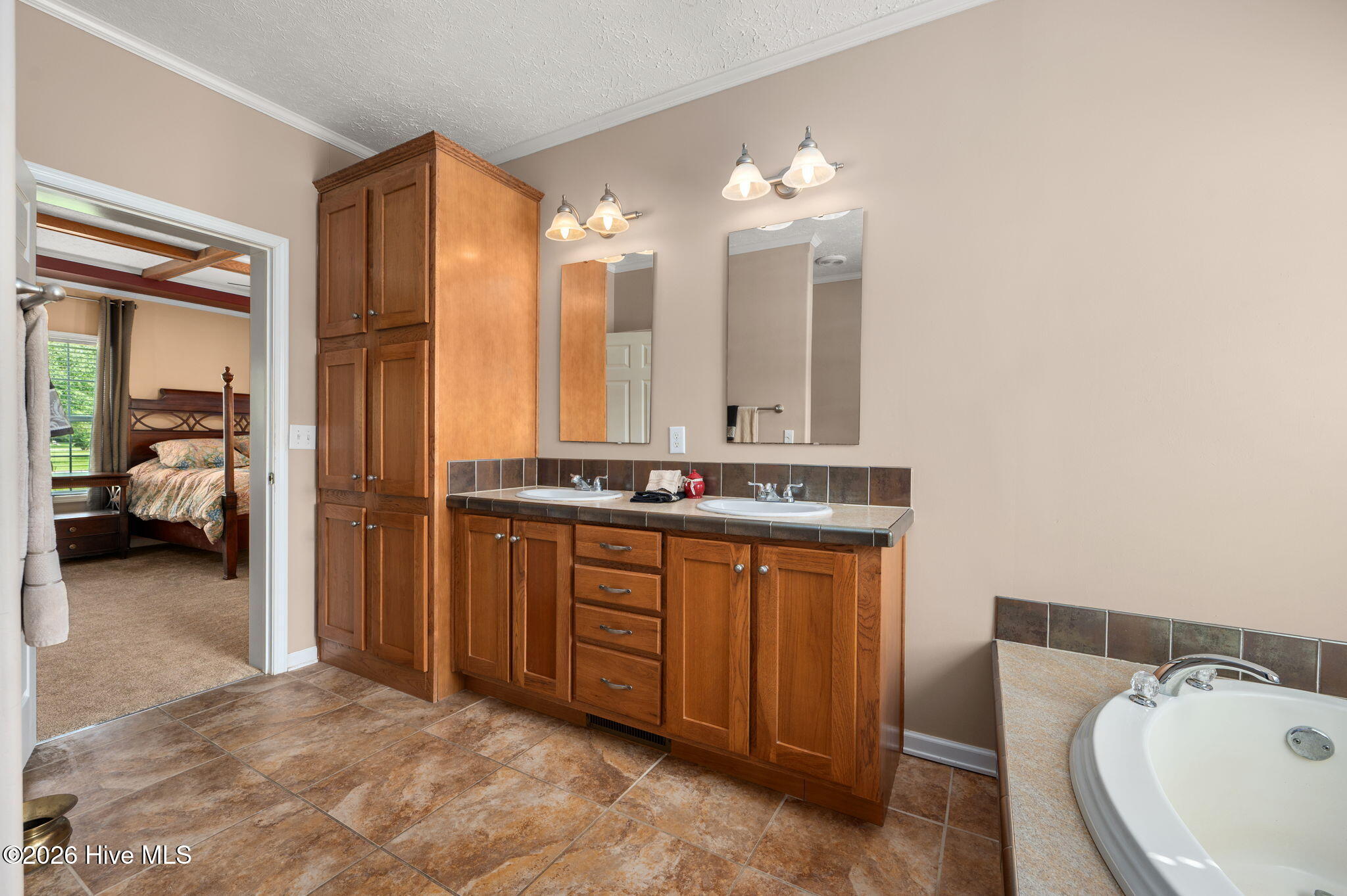 main property photo 80