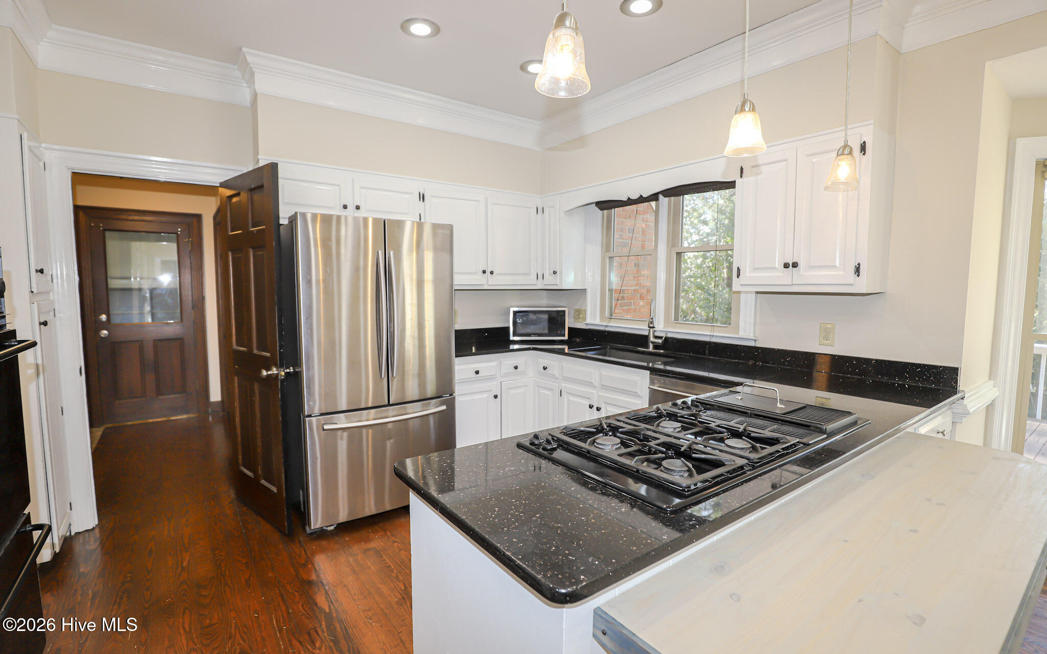 main property photo 16