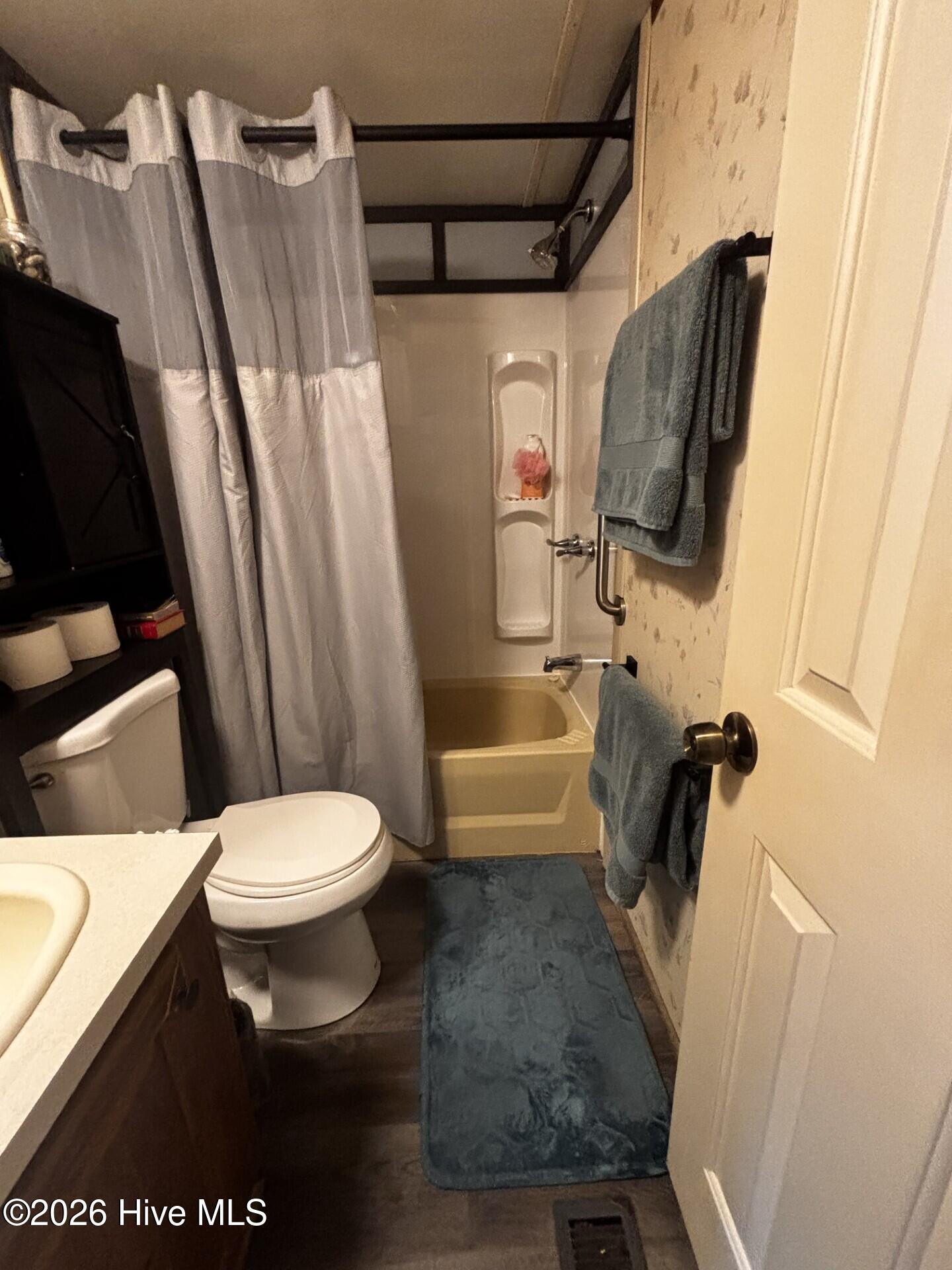 main property photo 18