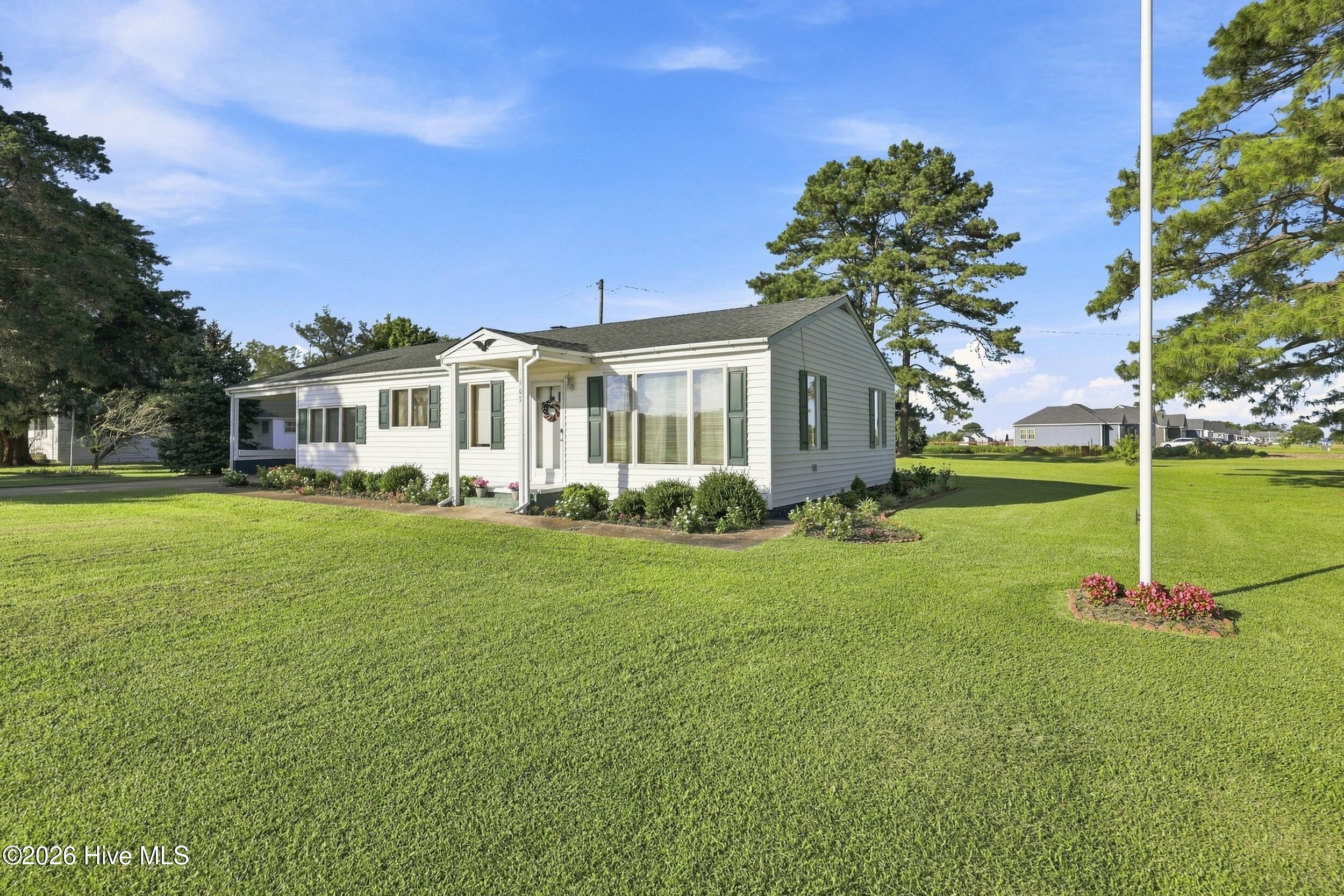 main property photo 28