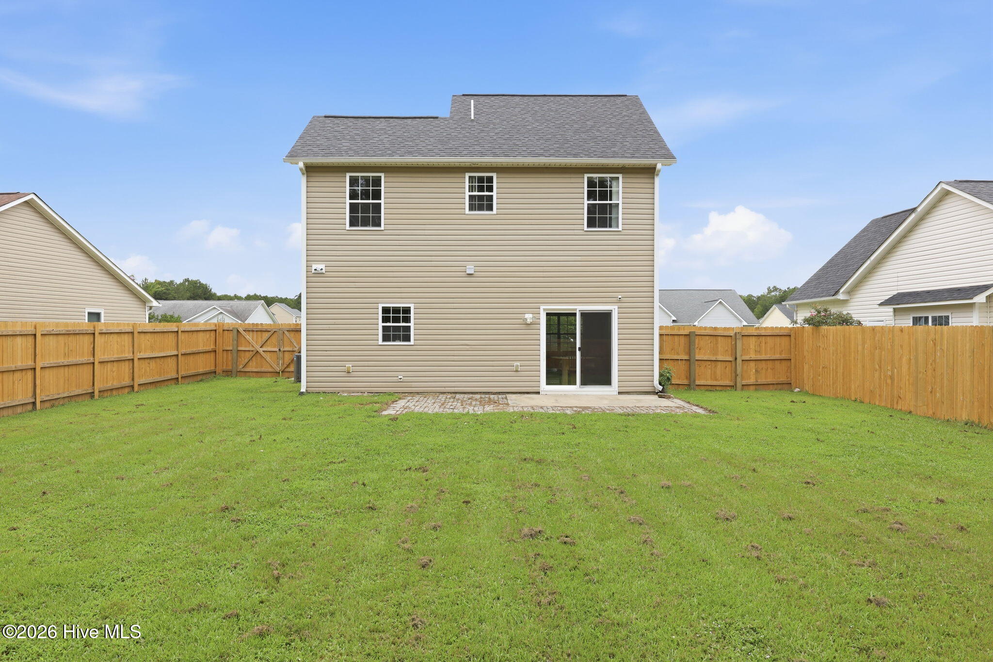 main property photo 28