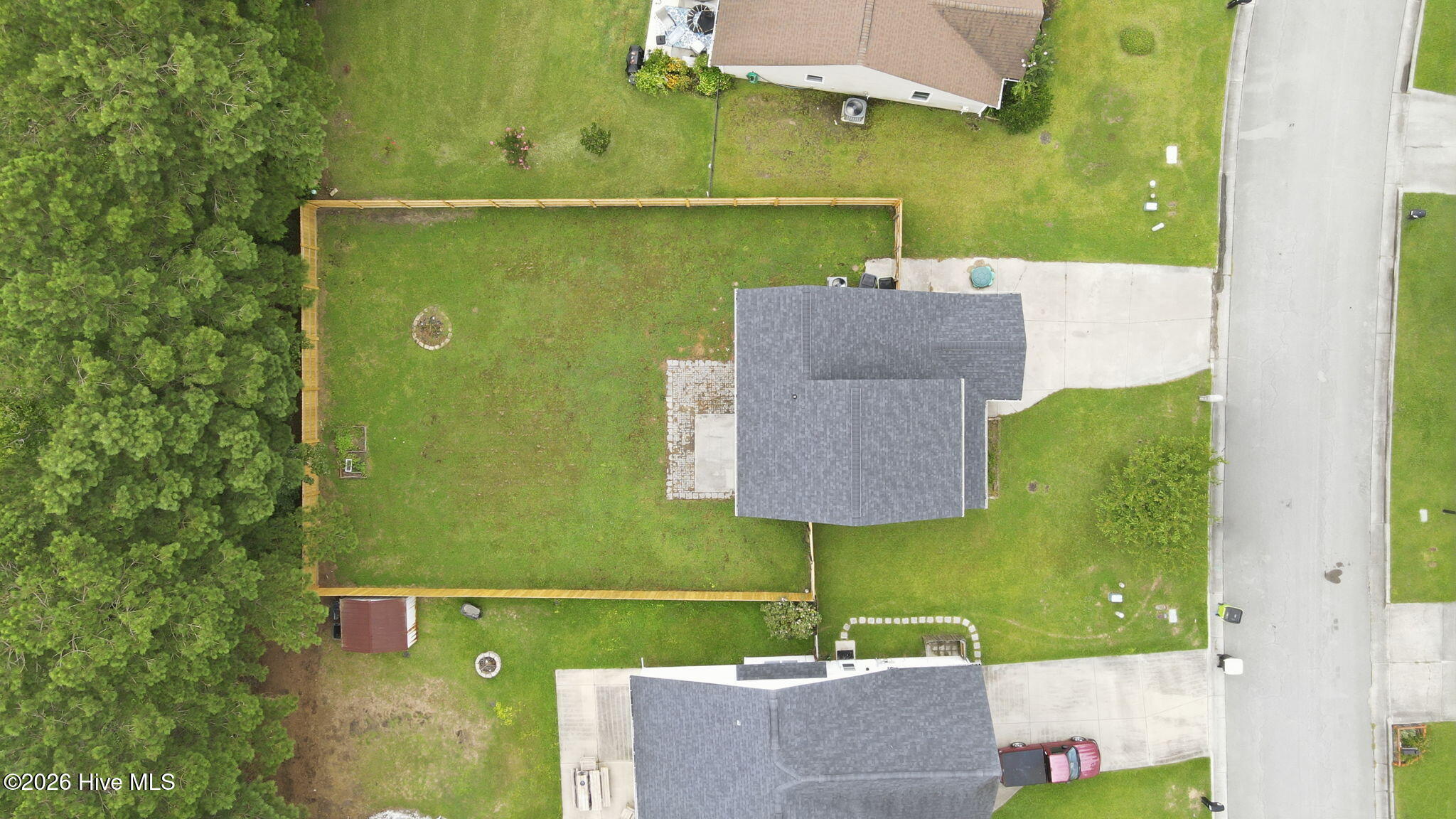 main property photo 30