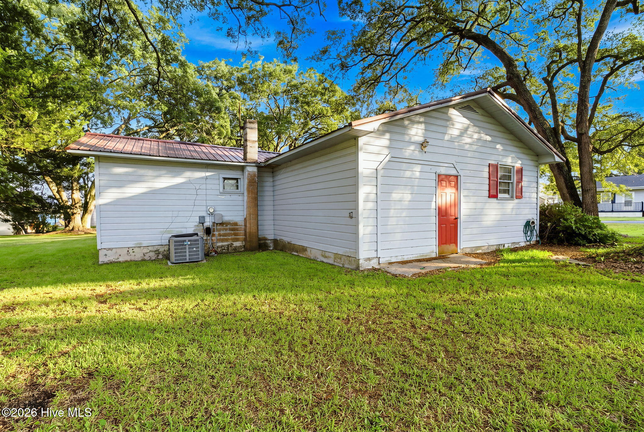main property photo 39