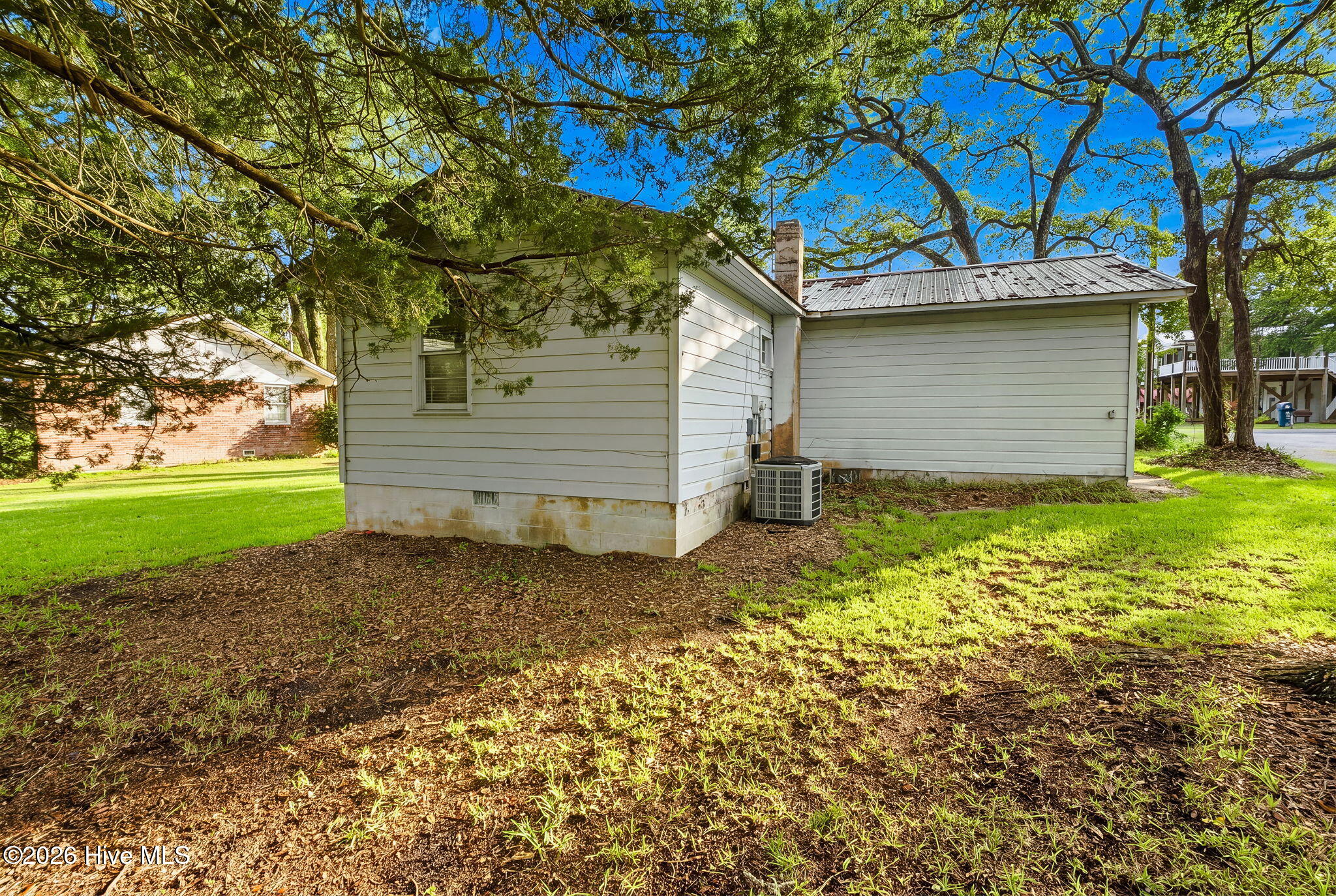 main property photo 40