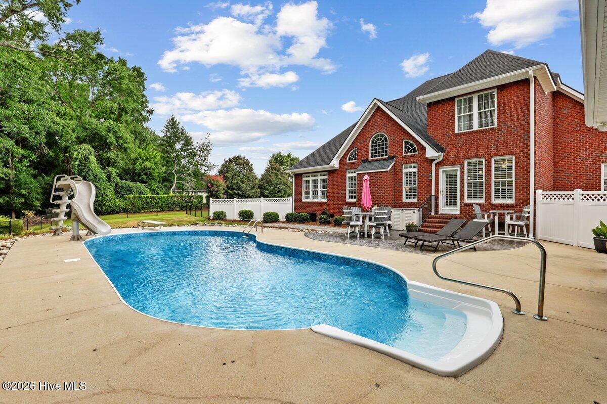 main property photo 10