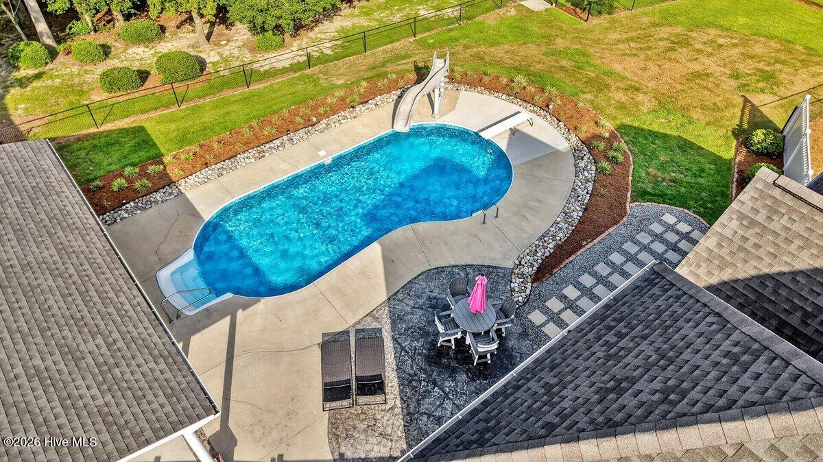 main property photo 76