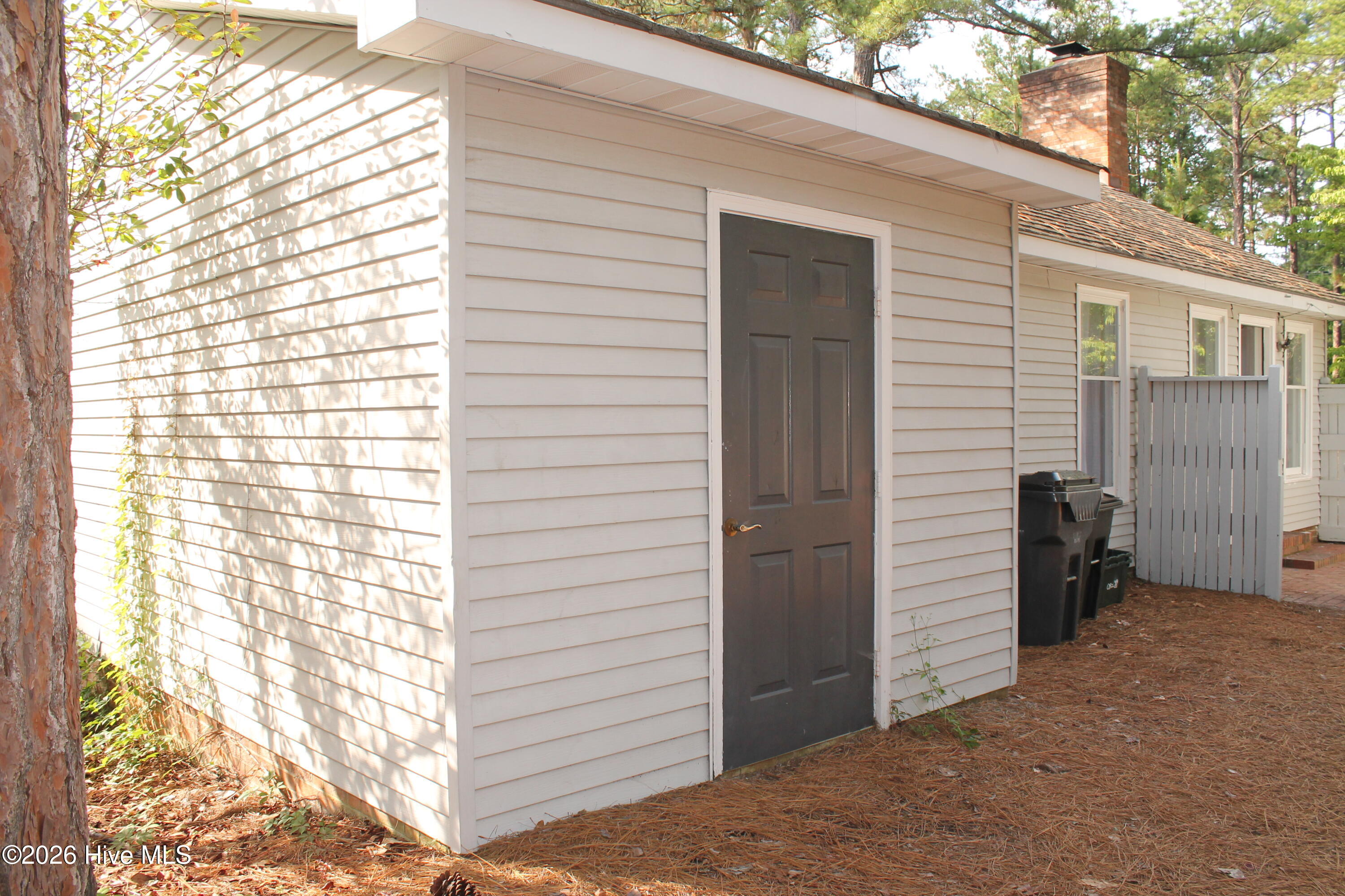 main property photo 14