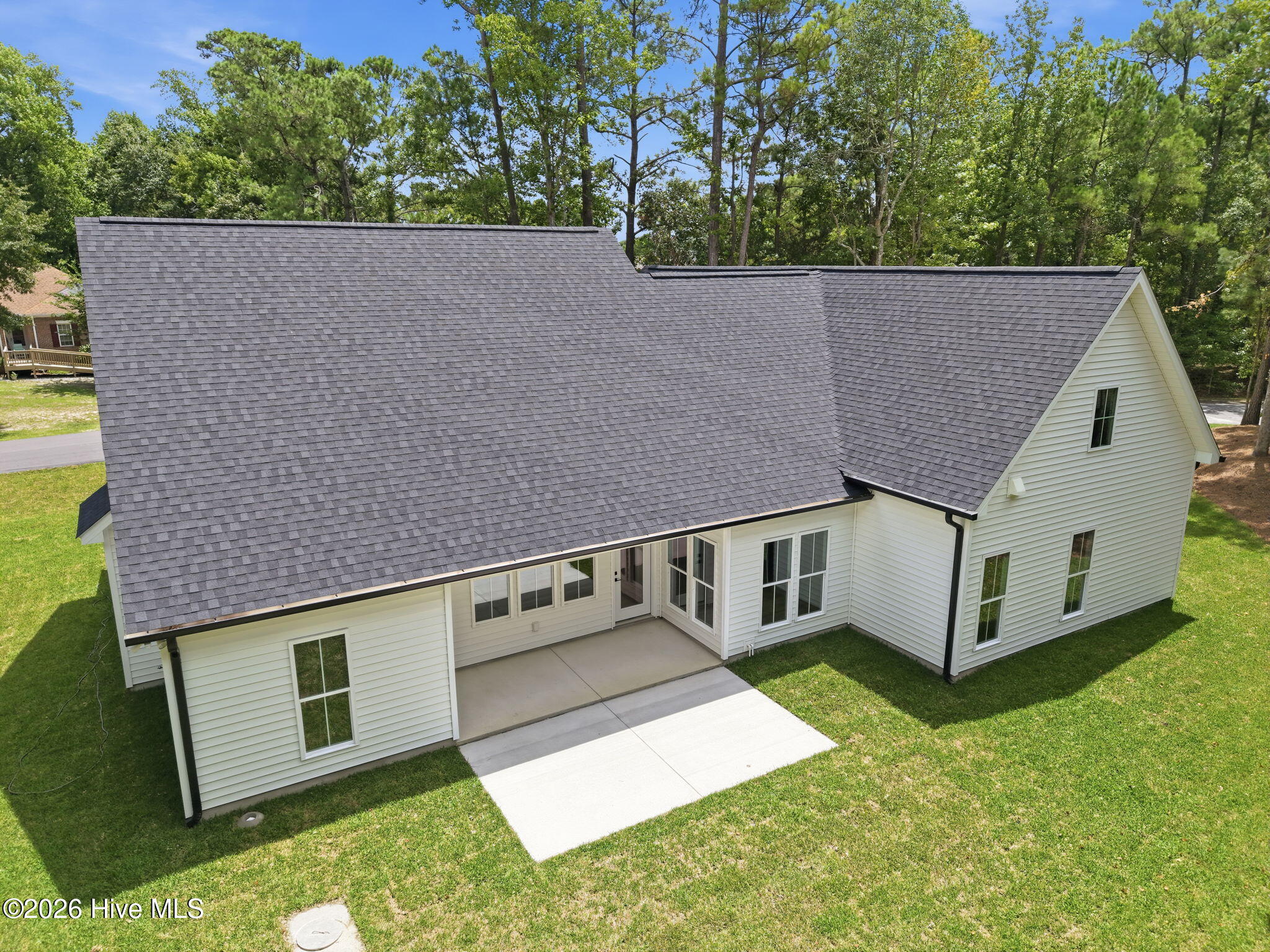 main property photo 6