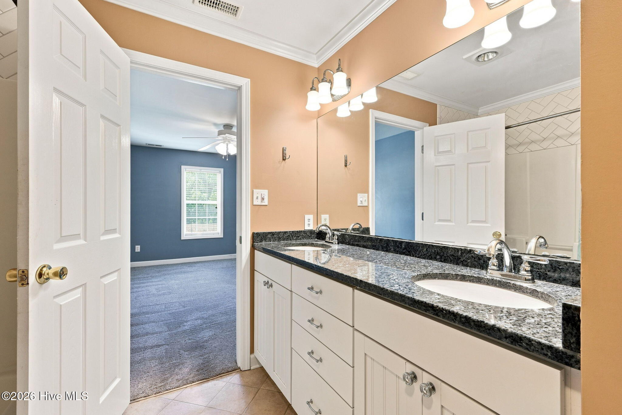 property viewer photo 19