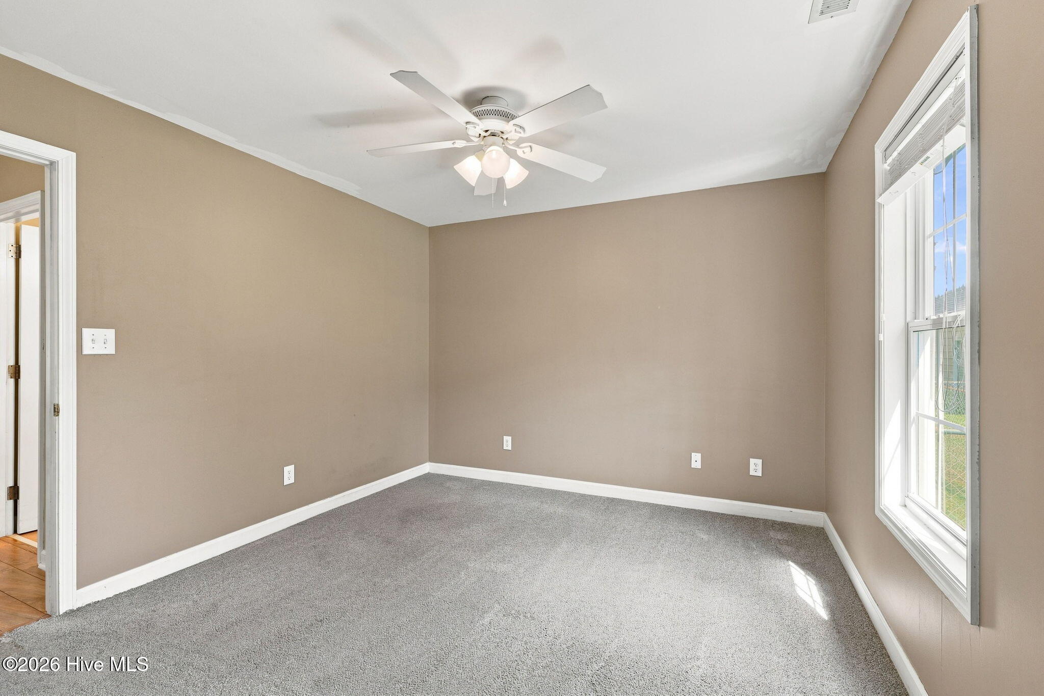 property viewer photo 27