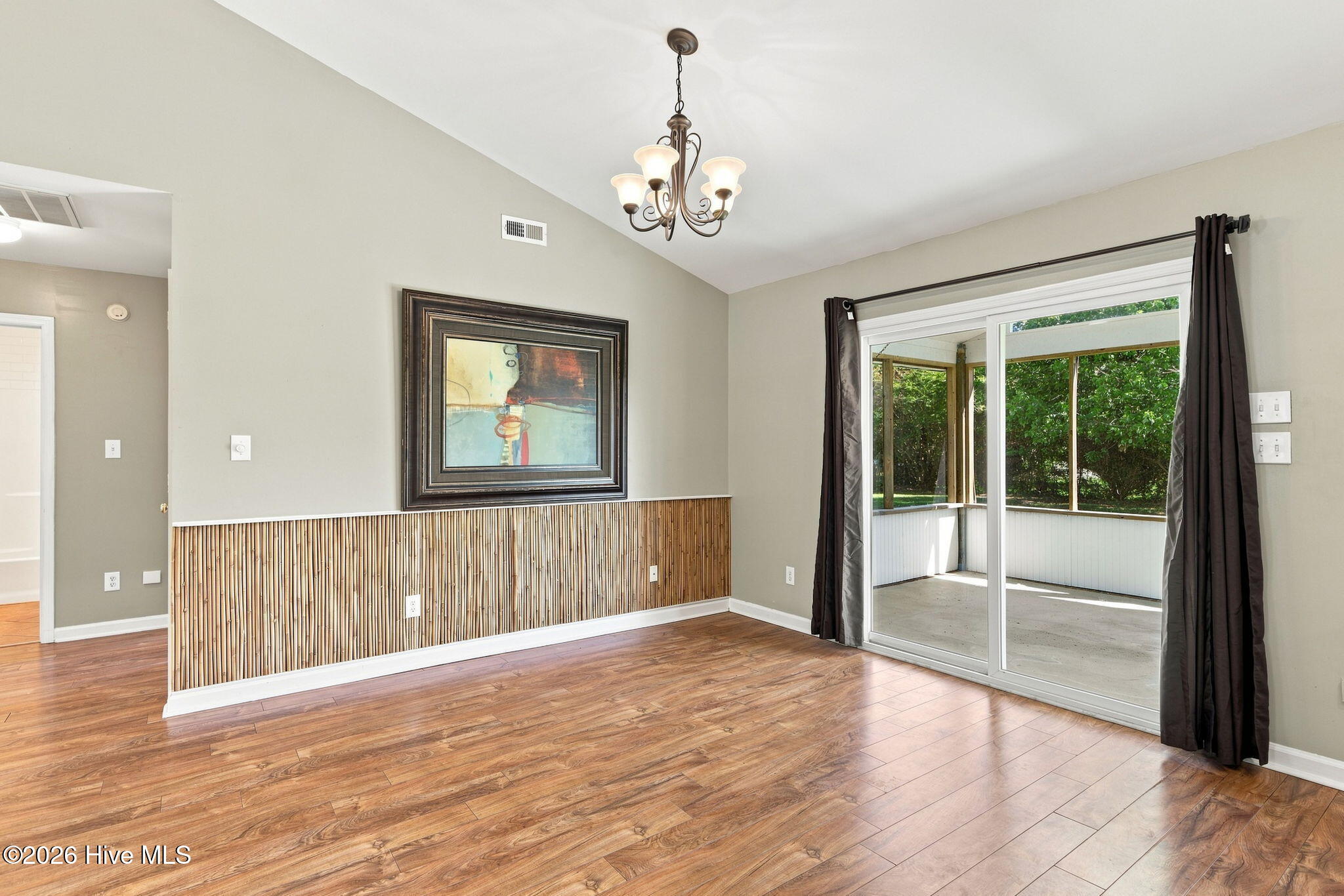 property viewer photo 9