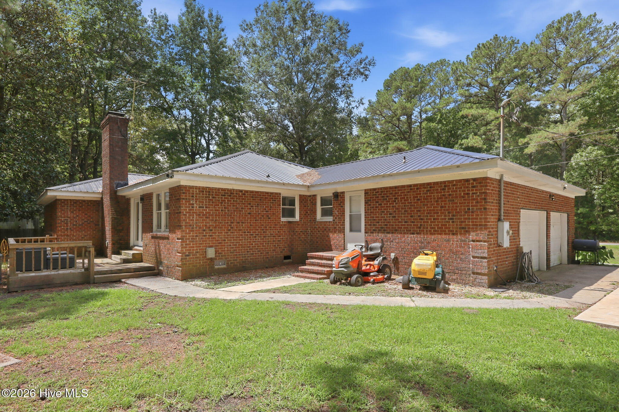 main property photo 6