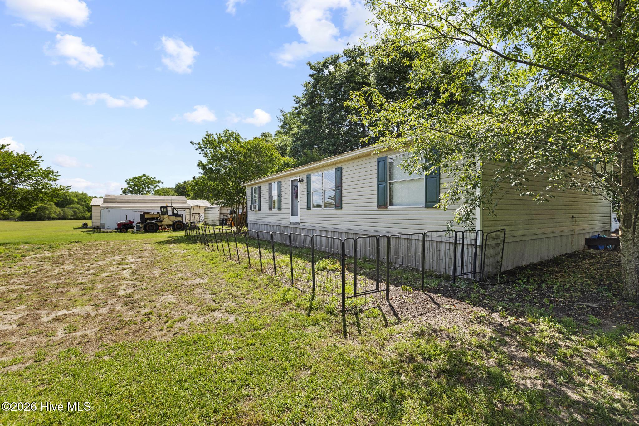 main property photo 9