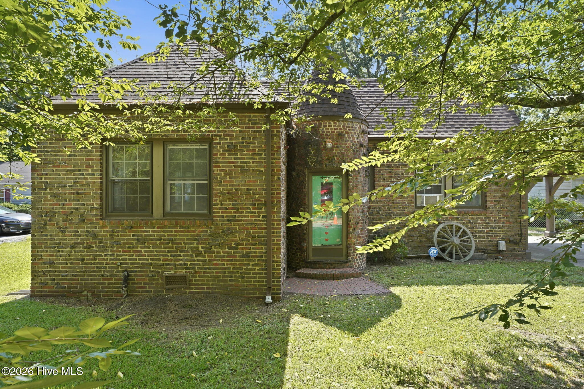 main property photo 5