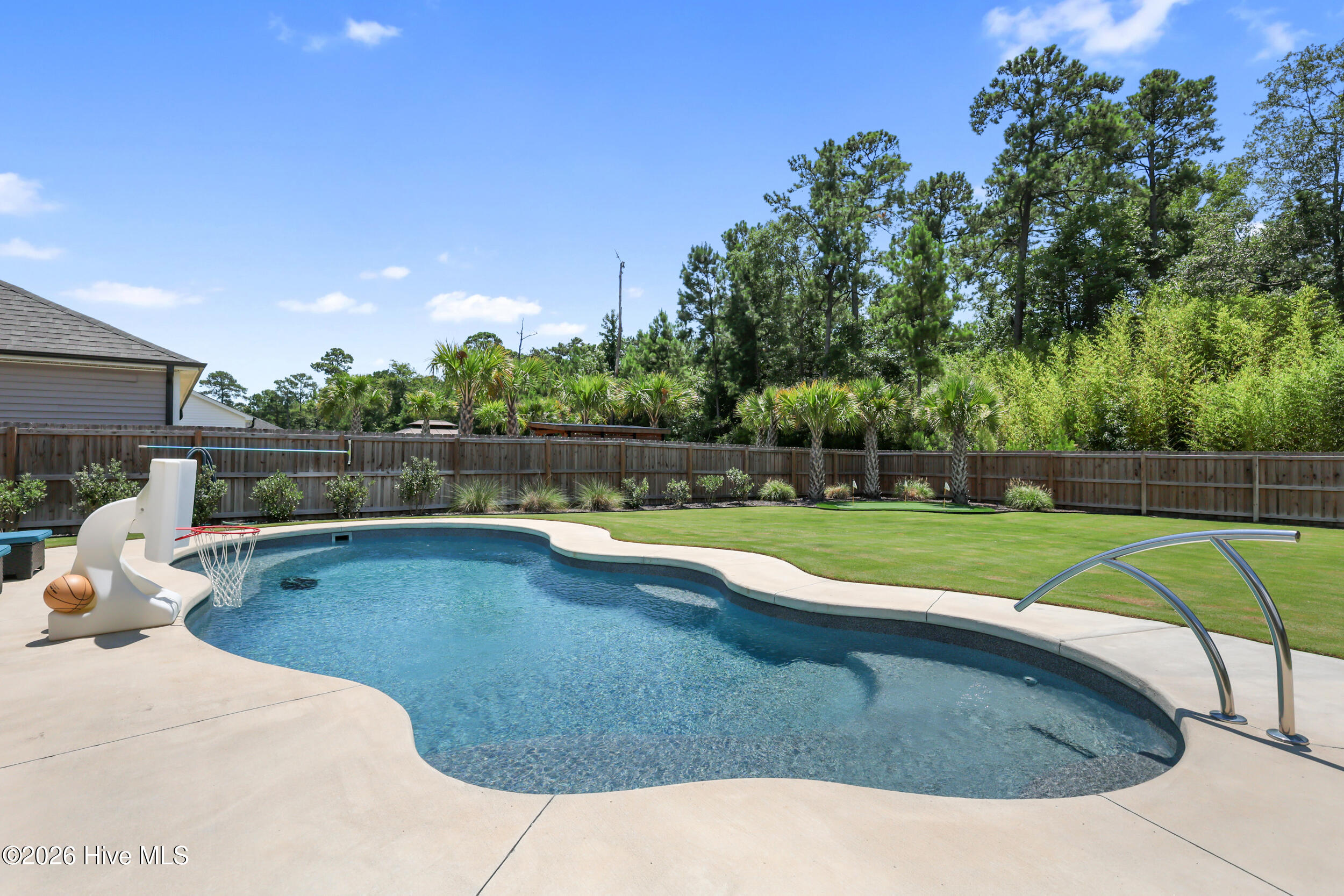 main property photo 41