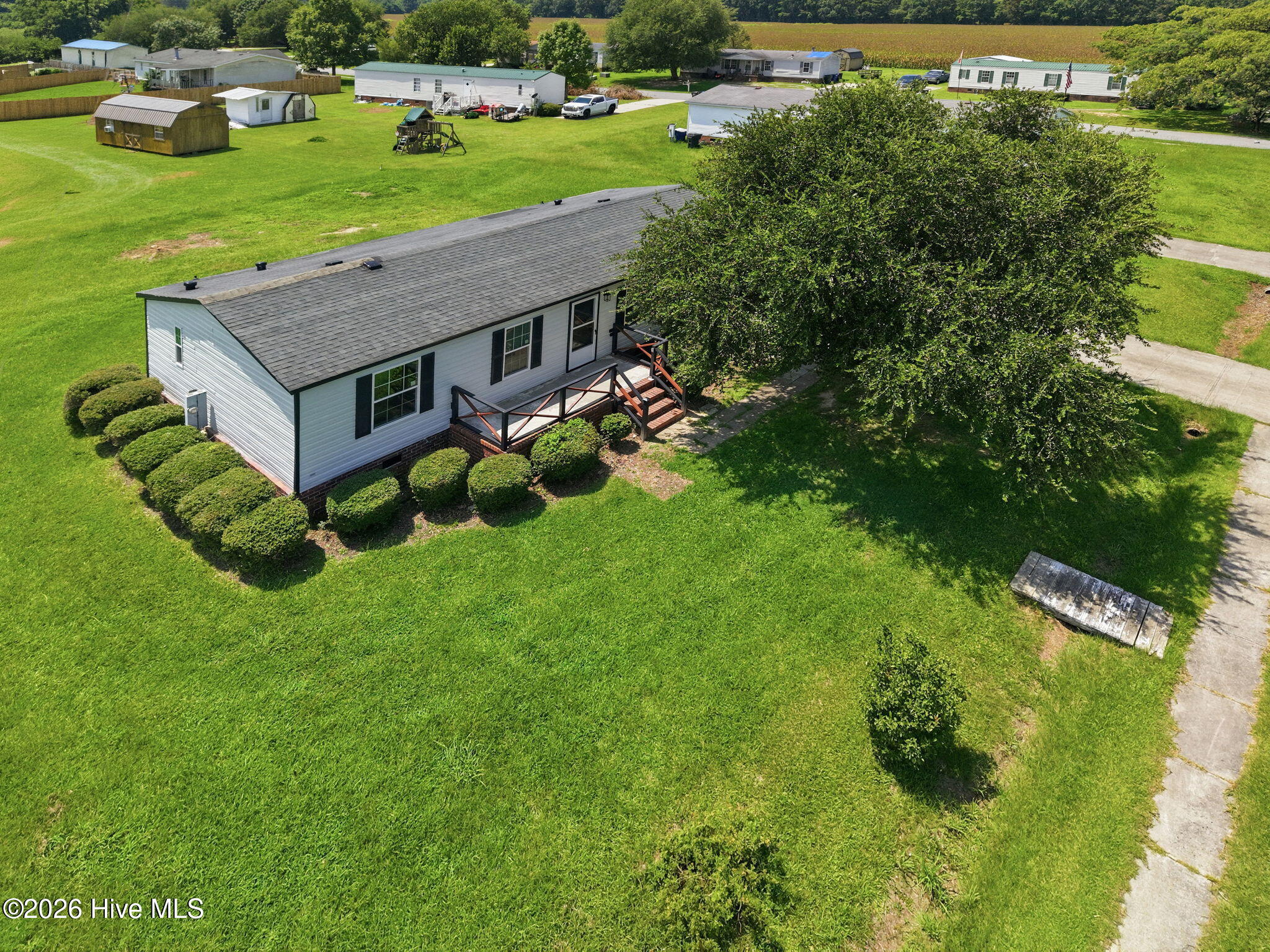 main property photo 28
