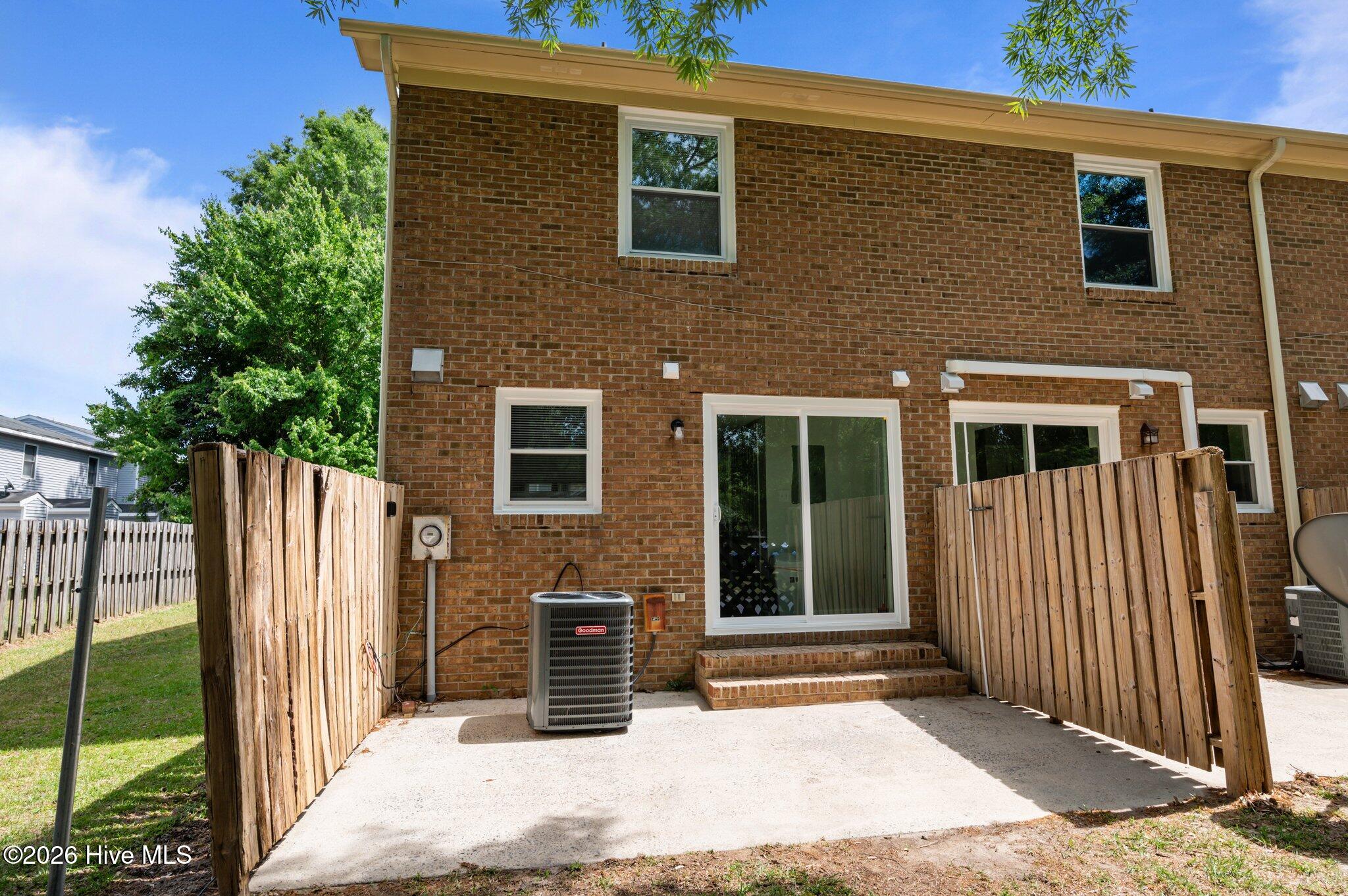 main property photo 17