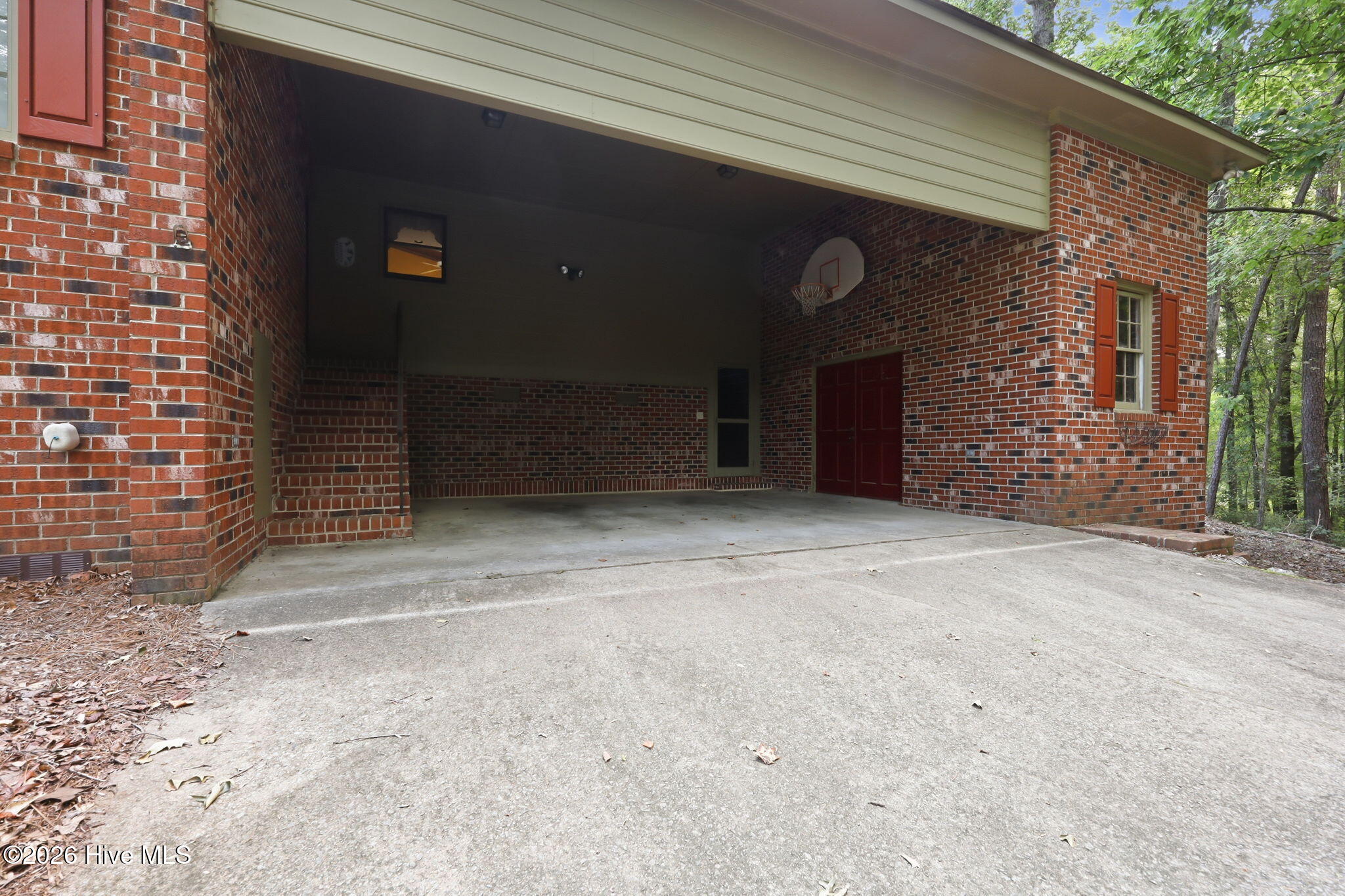 main property photo 41