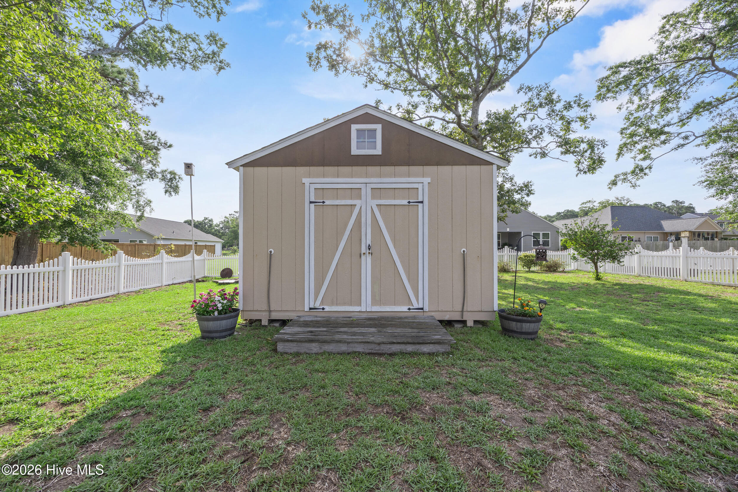 main property photo 20