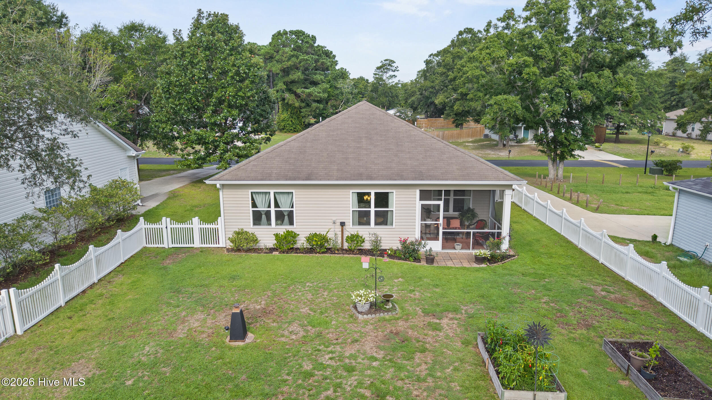 main property photo 22