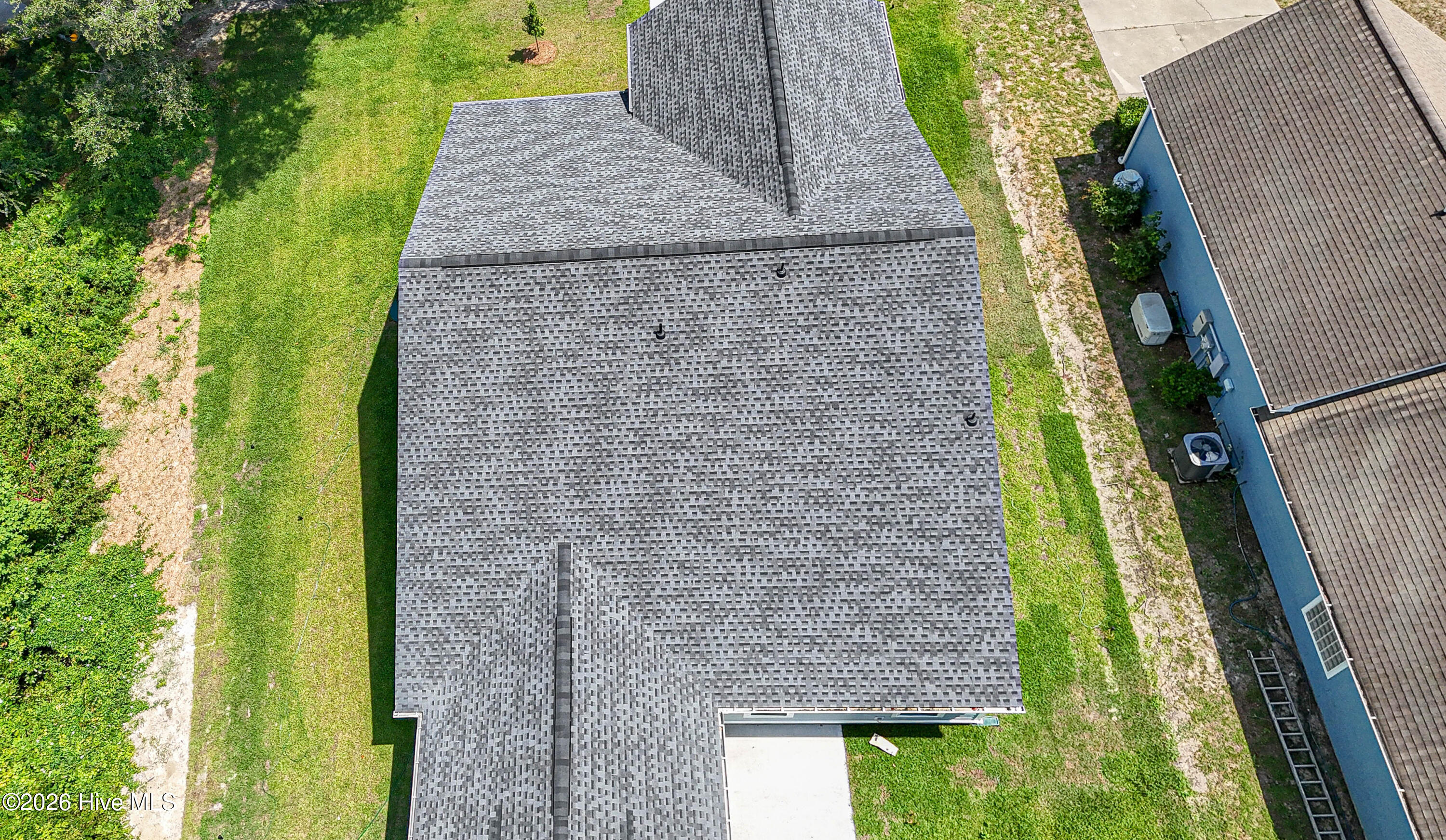 main property photo 40