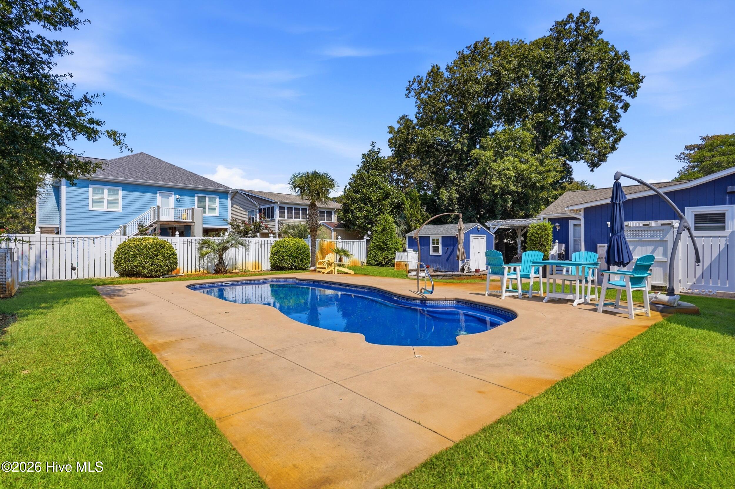 main property photo 37