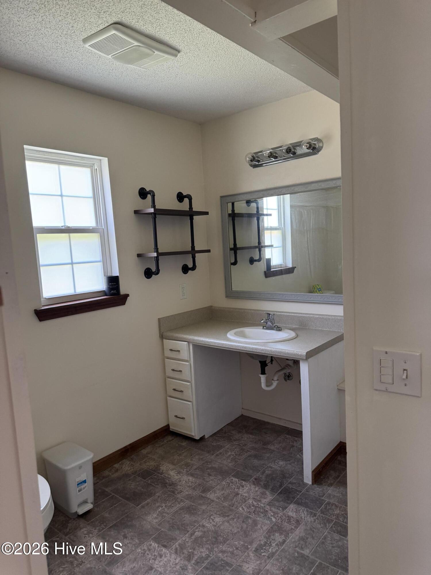 main property photo 88