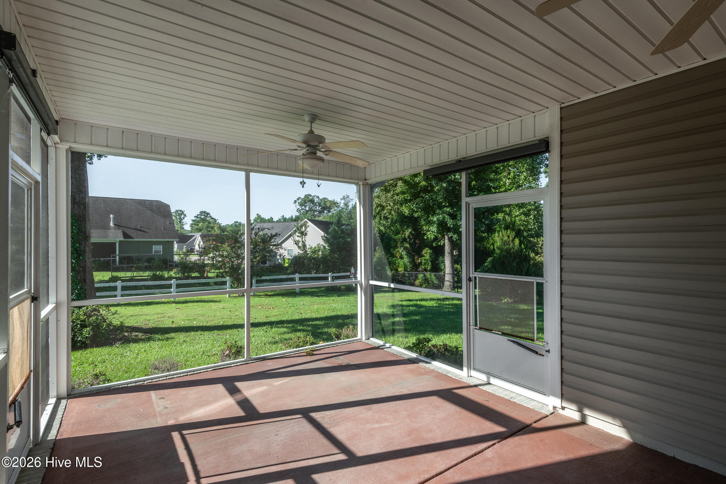 main property photo 18