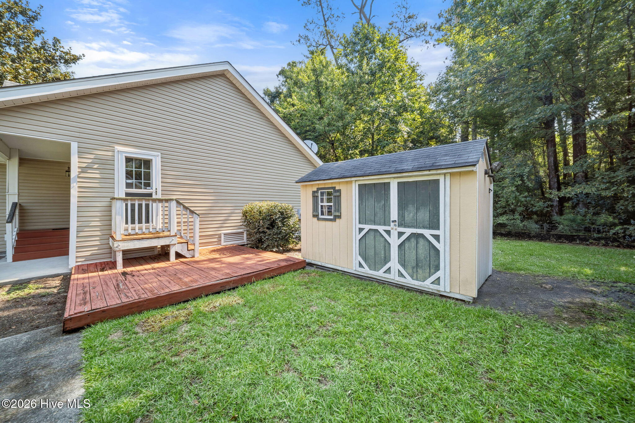 main property photo 37